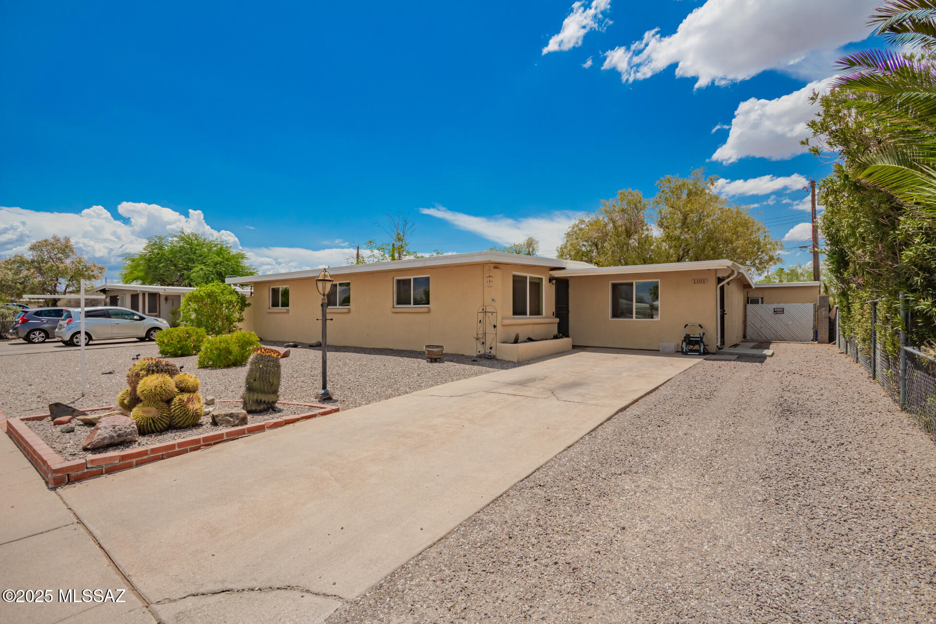 1101 W Navajo Street