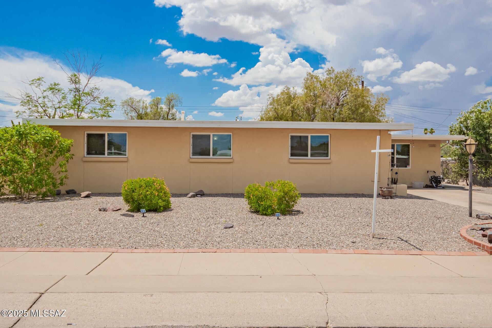 1101 W Navajo Street