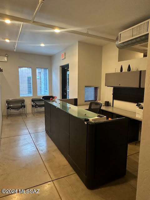 2102 N Country Club Road 9