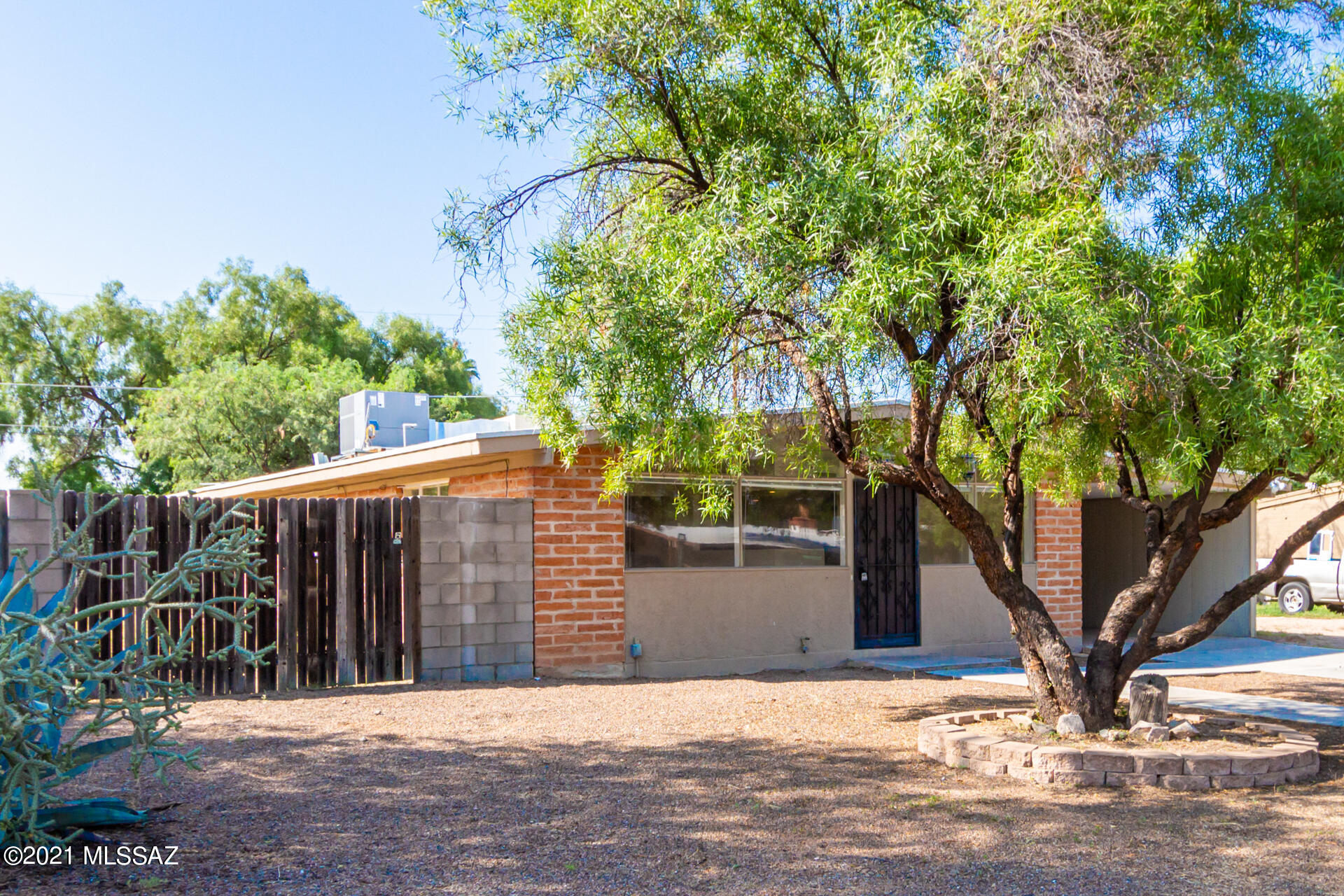 Carlos Terrace - Residential