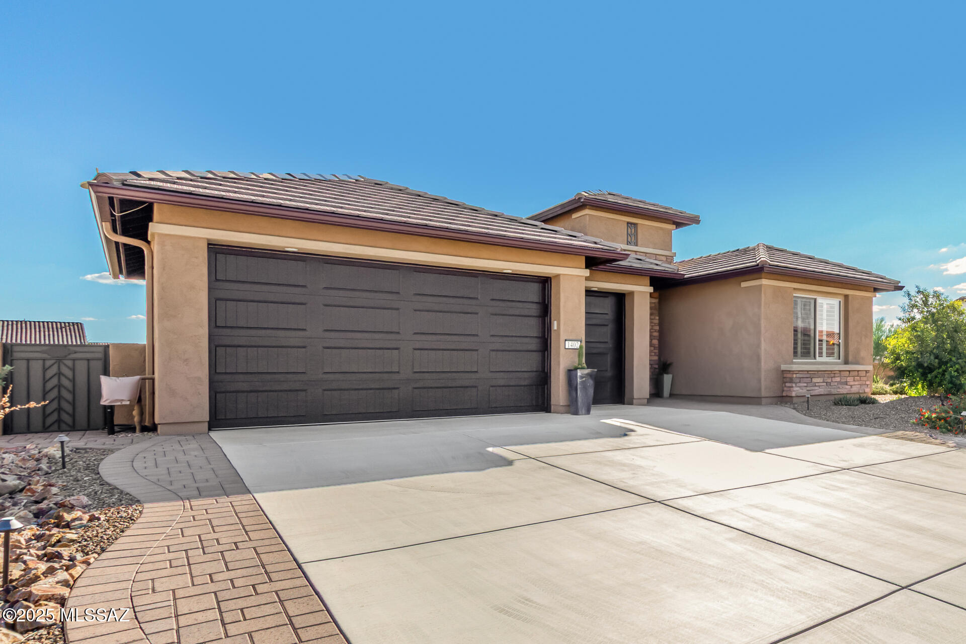 1402 E Claystone Drive