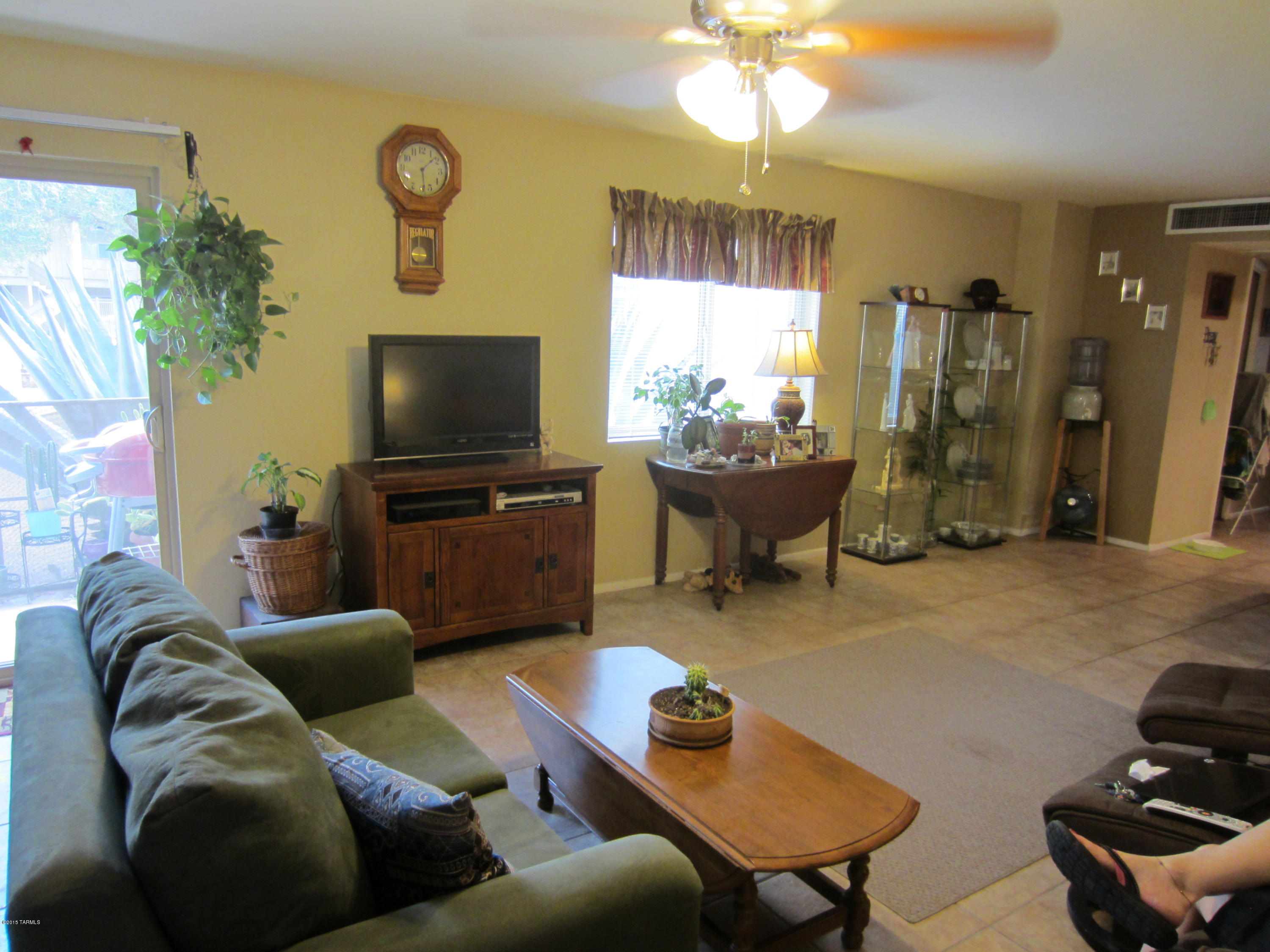 Royal Alvernon Condos. - Residential