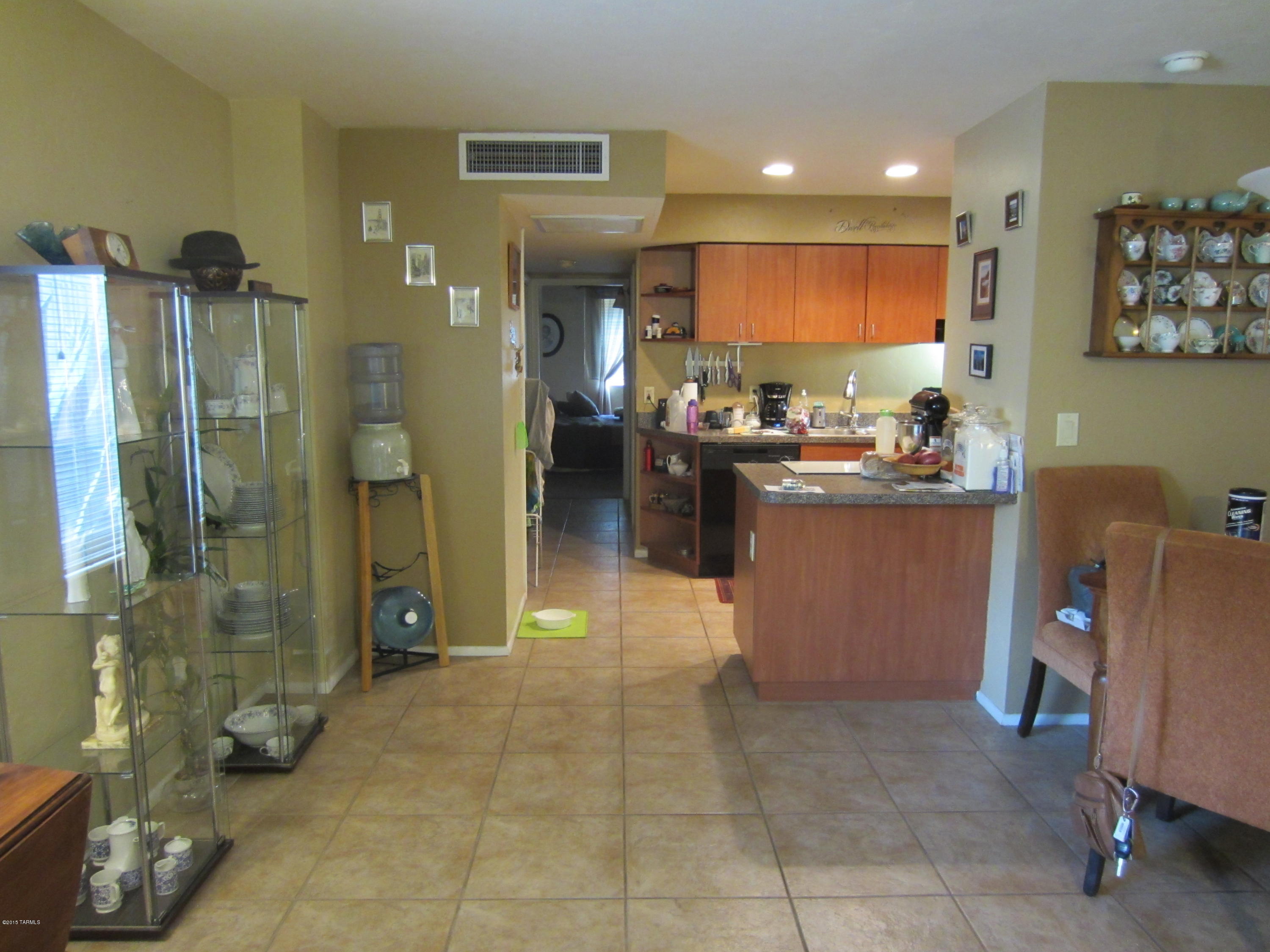 Royal Alvernon Condos. - Residential