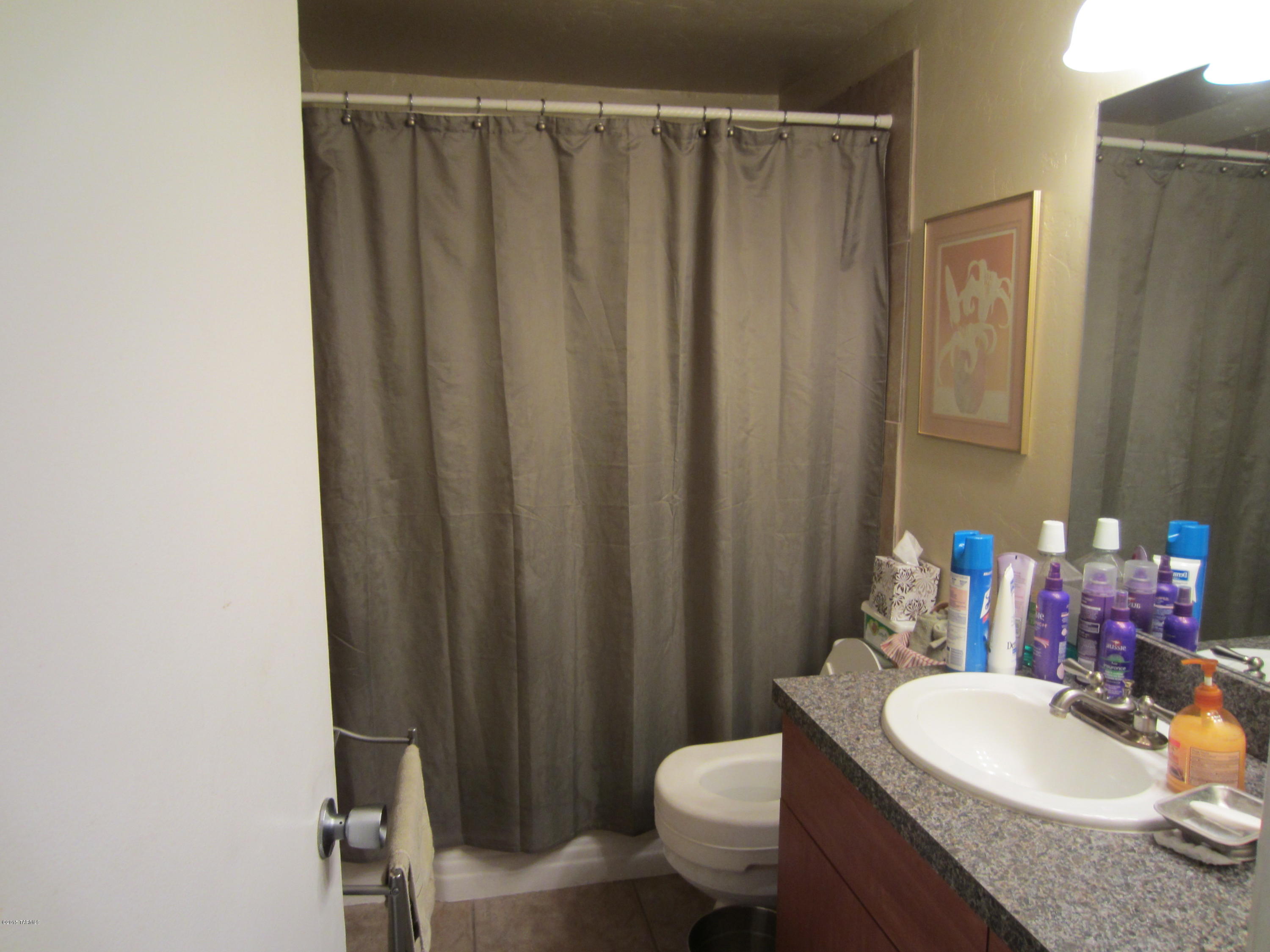 Royal Alvernon Condos. - Residential