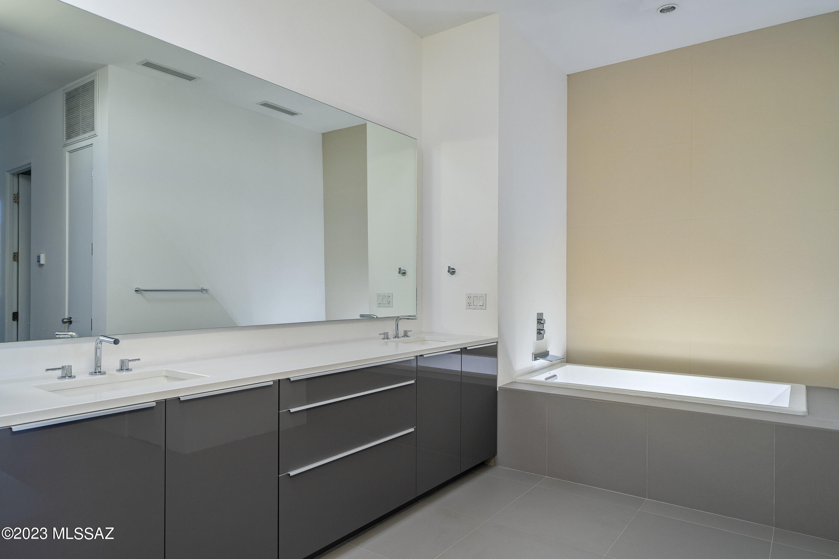 Canada Hills Est Phase ll (42-130) - Residential
