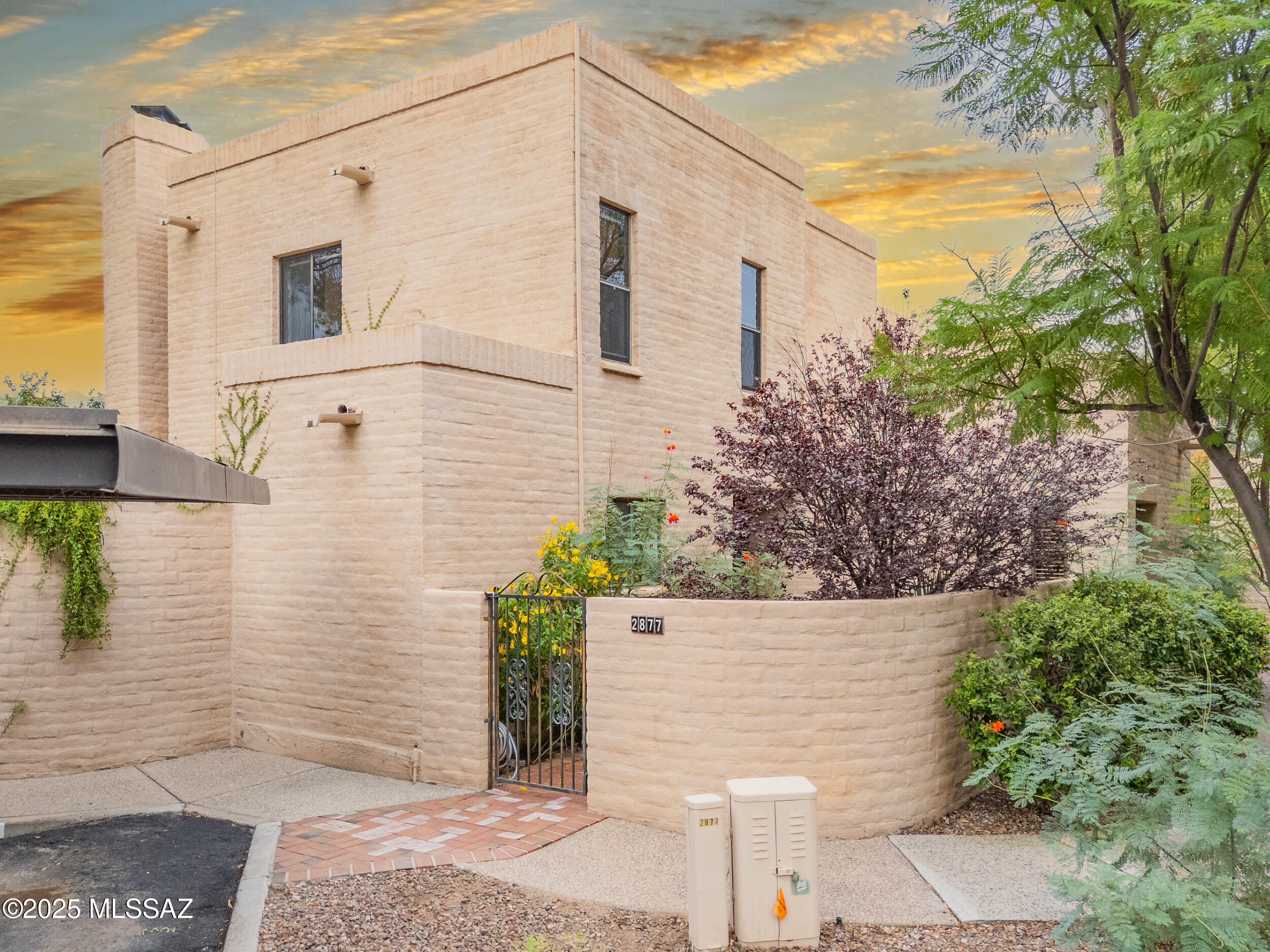 2877 E Sierra Vista Road