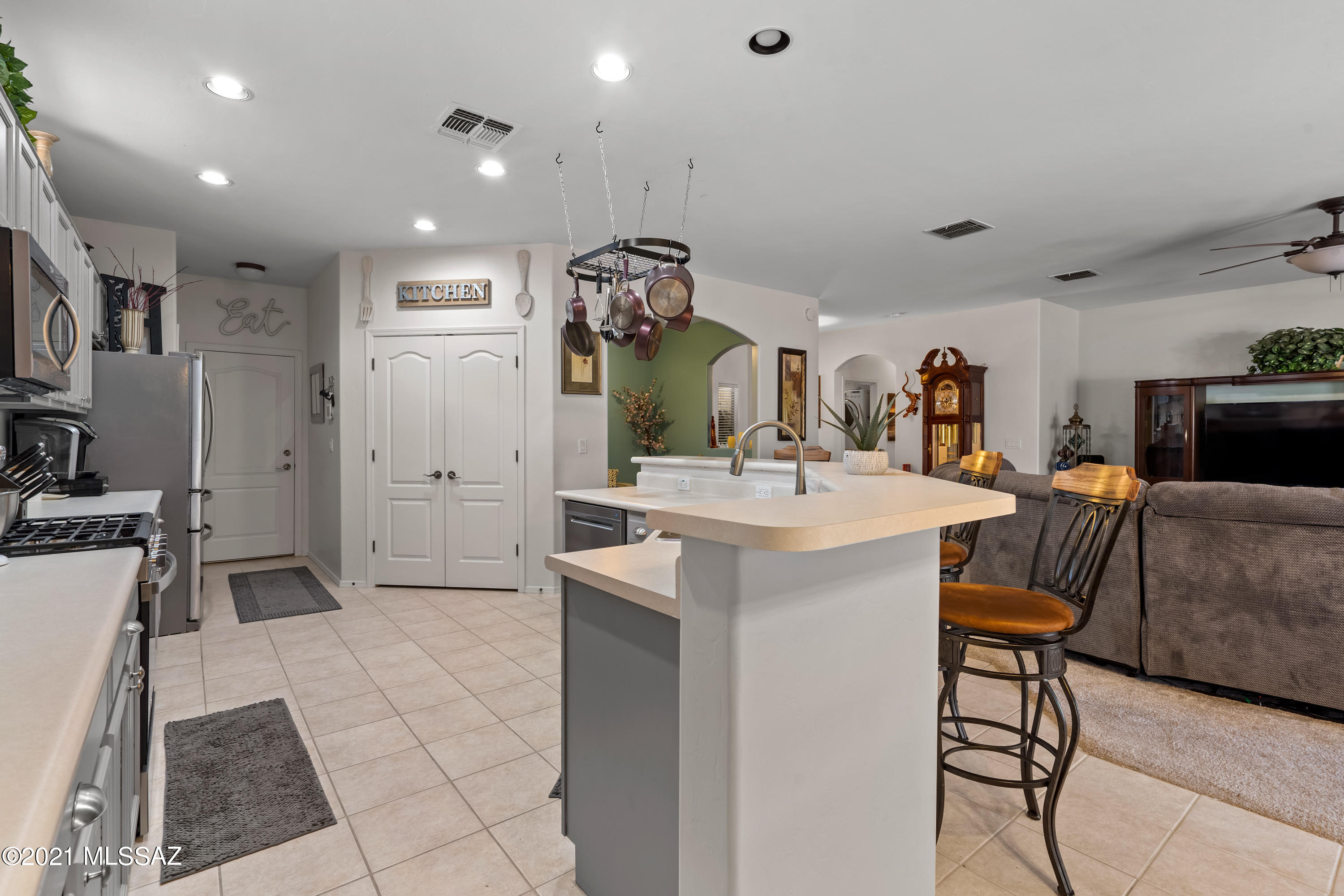 Black Horse (1-411) - Residential