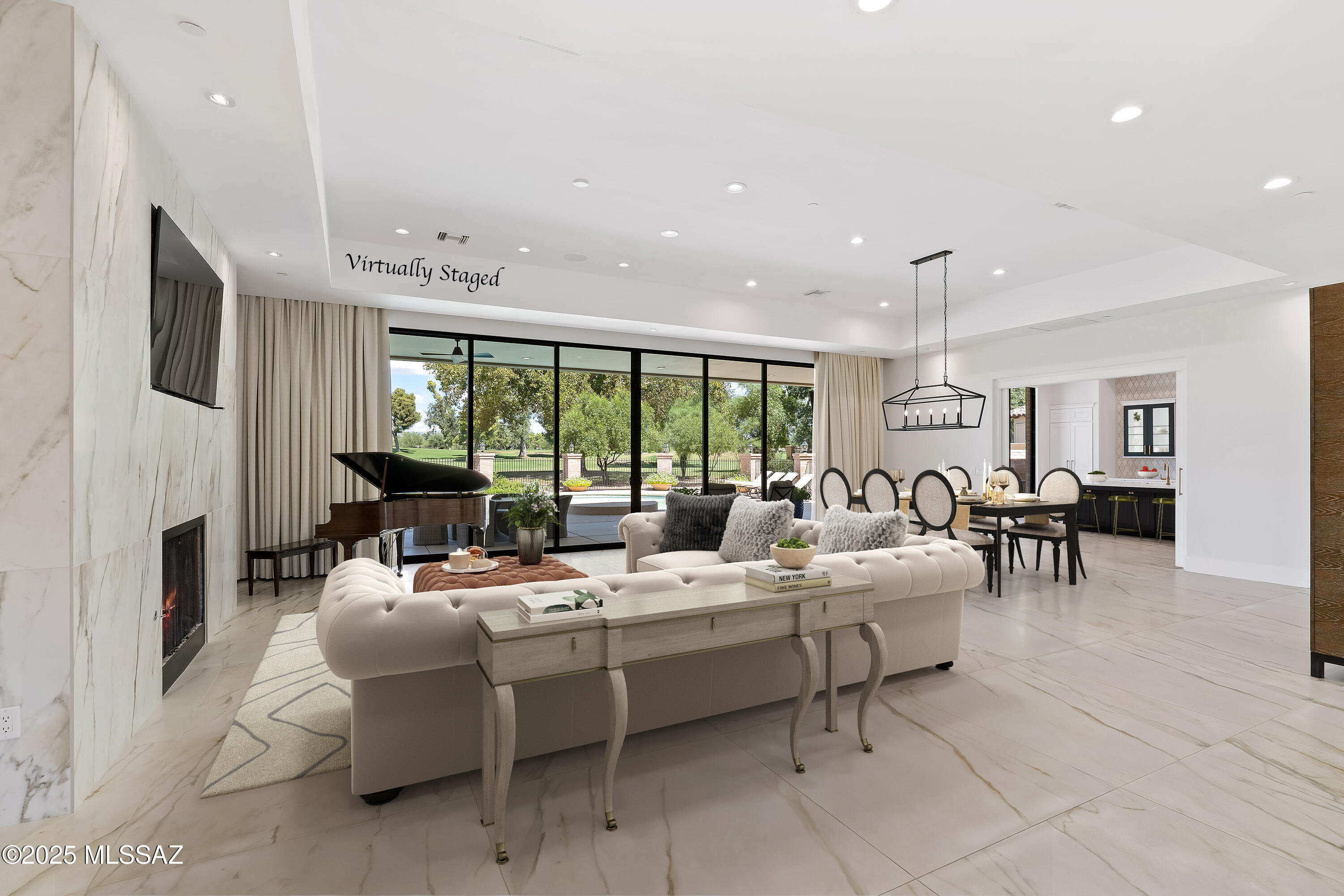 8021 N Della Robia Place