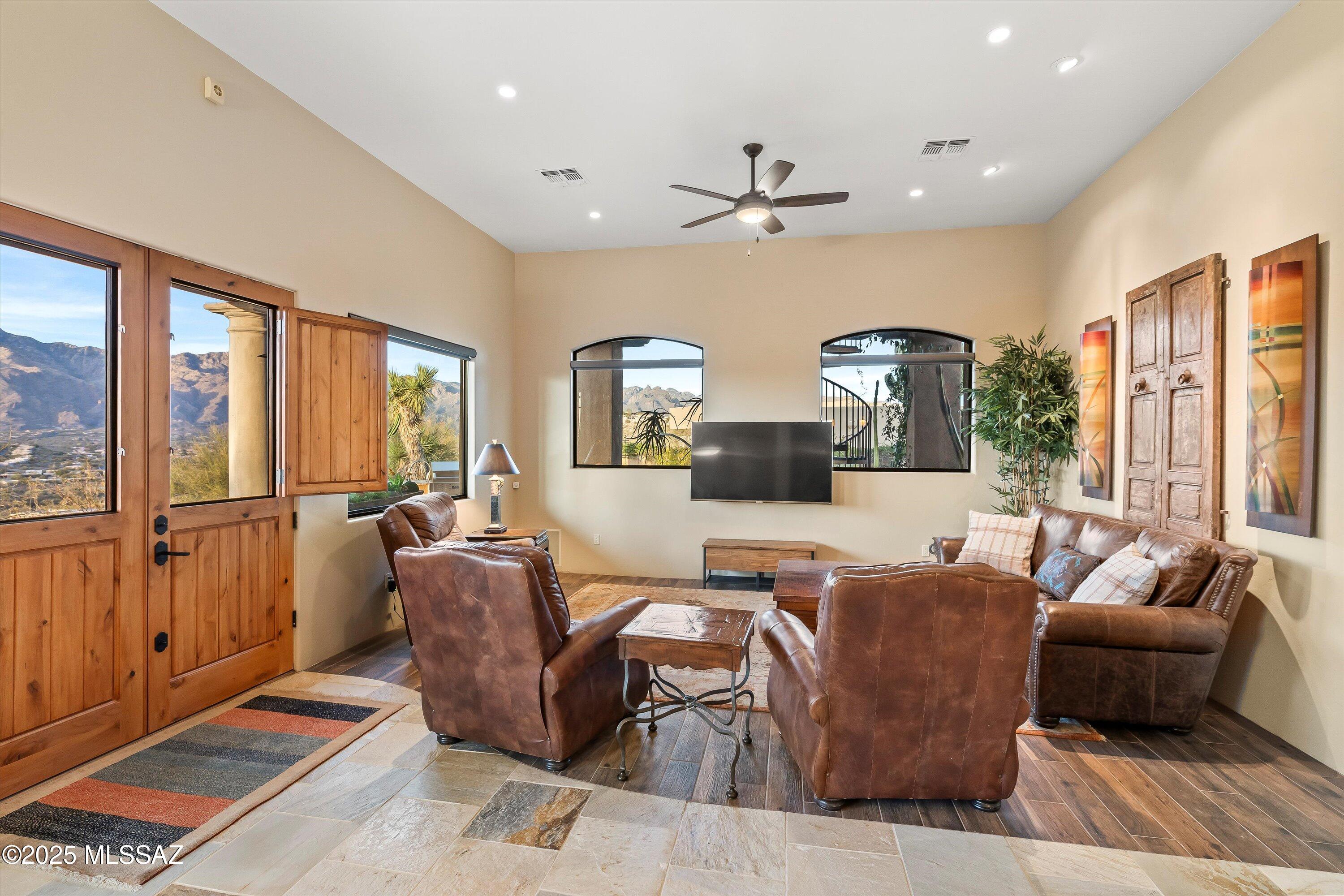 Sabino Mountain (1-290) - Residential