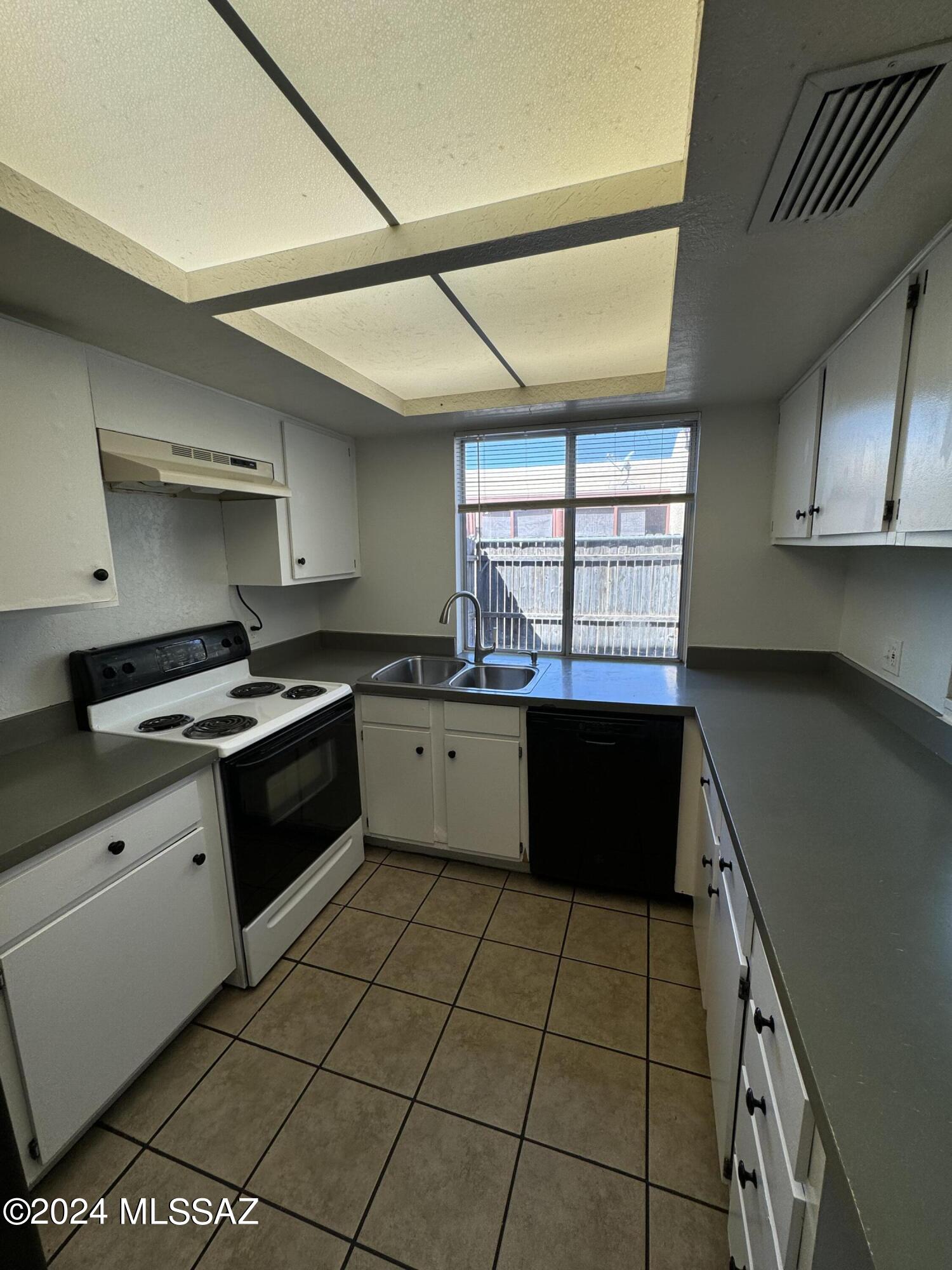 Valle Cereza (1-59) - Residential