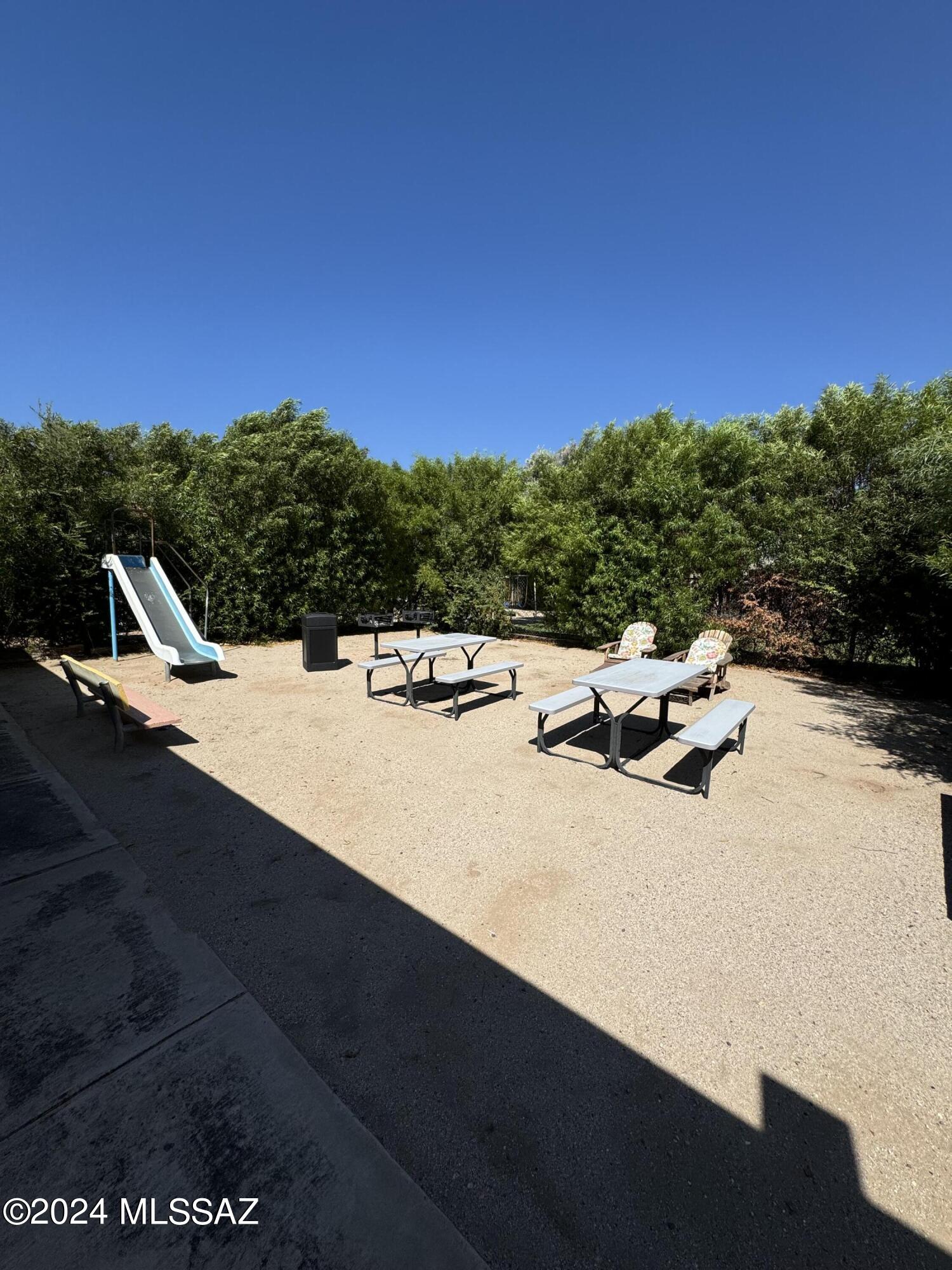 Valle Cereza (1-59) - Residential