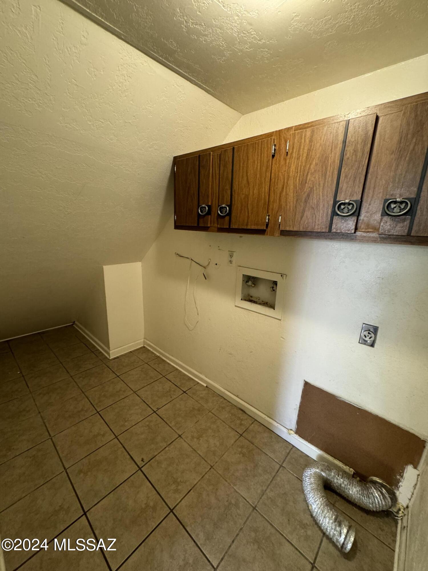Valle Cereza (1-59) - Residential