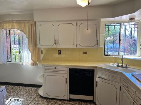 2615 E Manchester Street Tucson AZ 85716