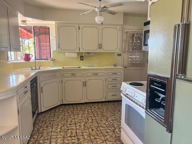 2615 E Manchester Street