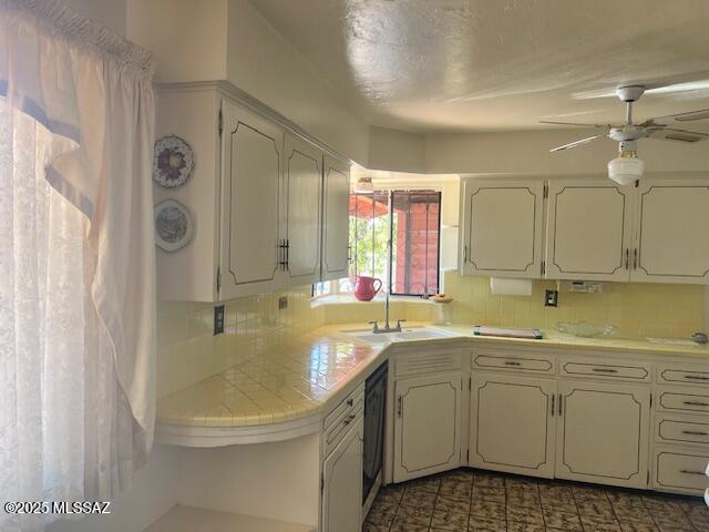 2615 E Manchester Street