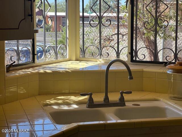 2615 E Manchester Street