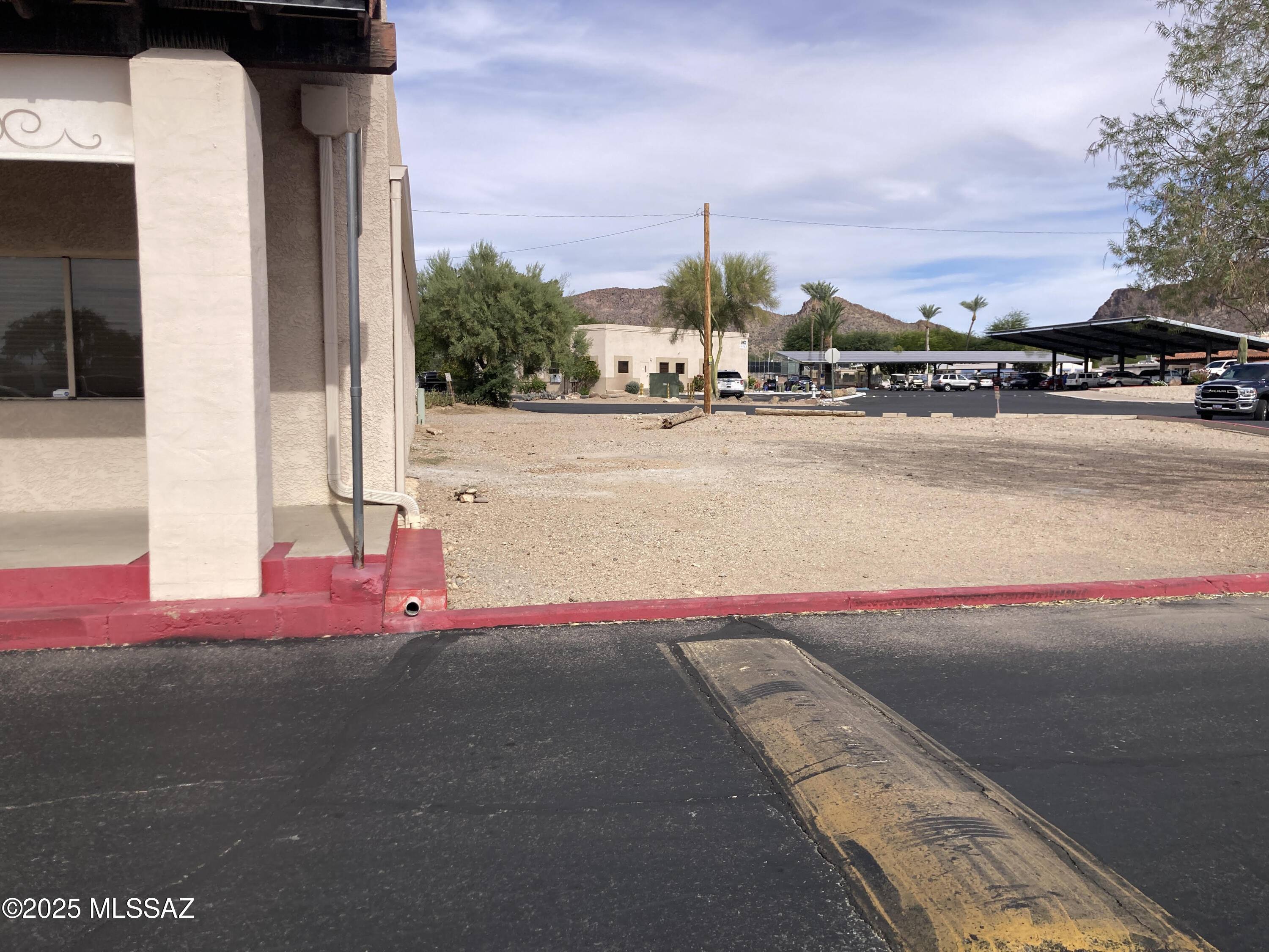 3033 S Kinney Road 37