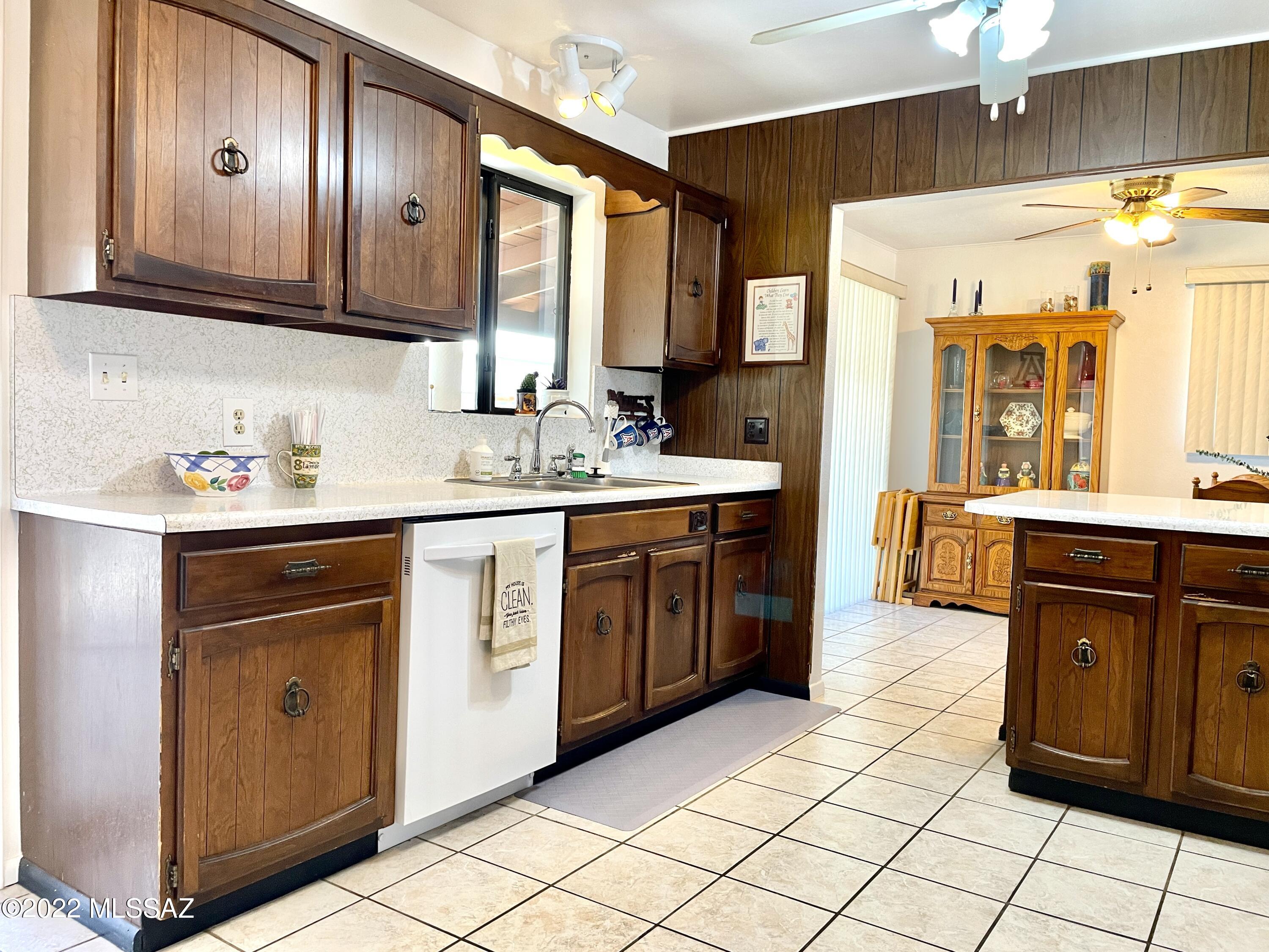 Flowing Wells Est. - Residential