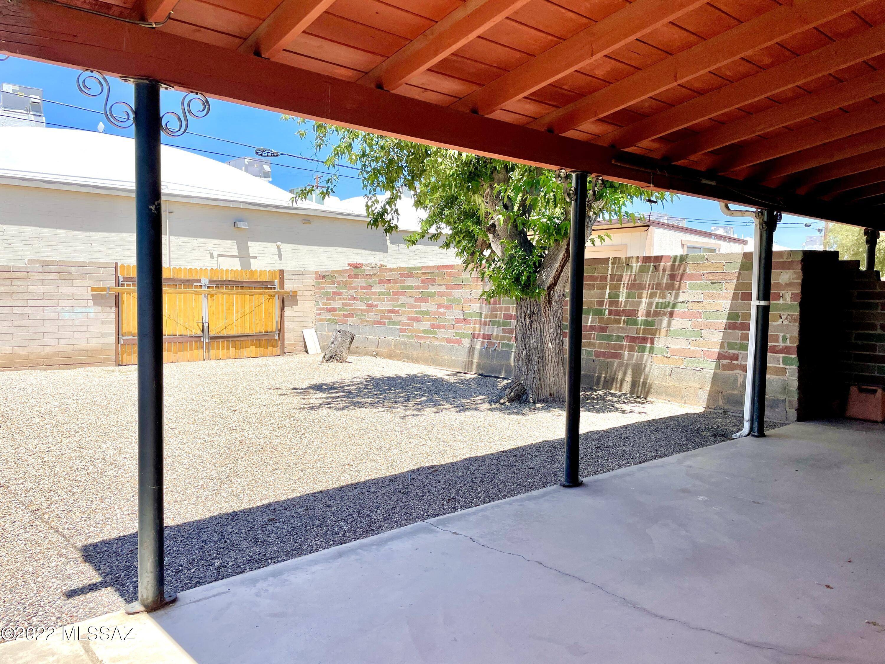 Flowing Wells Est. - Residential