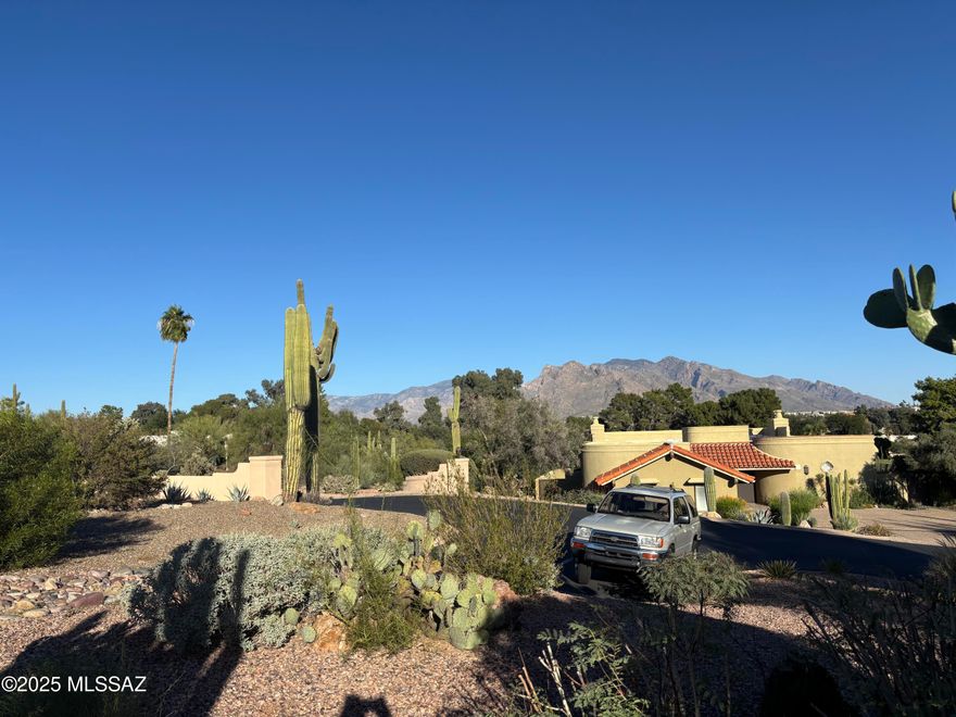 Beautiful Home in Tucson National Estates with excellent mountain views.