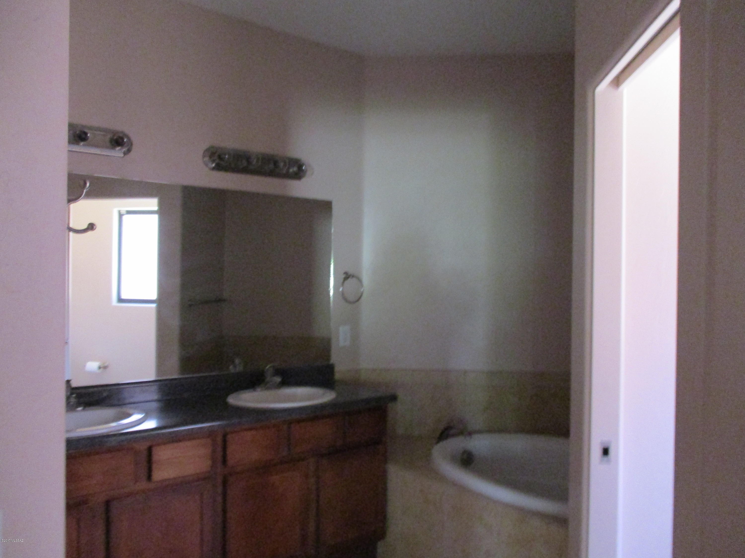Silverbell Vista (1-40) - Residential Lease