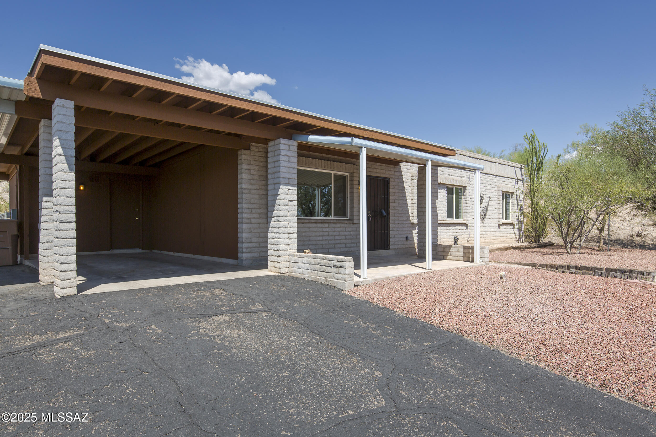 2440 W Oracle Jaynes Station Road