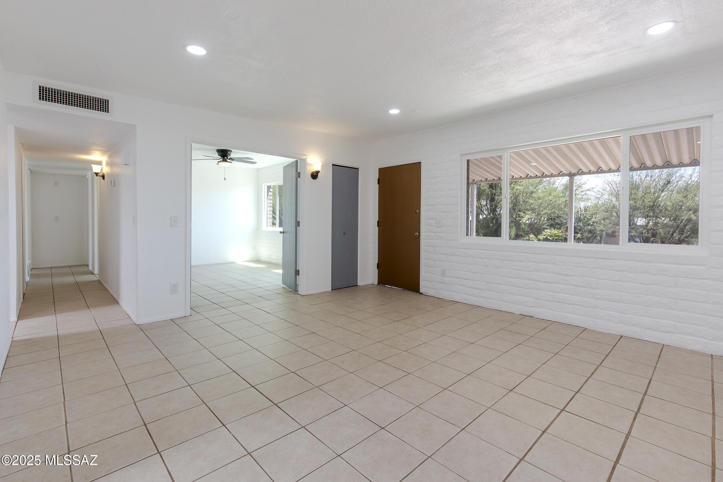 2440 W Oracle Jaynes Station Road