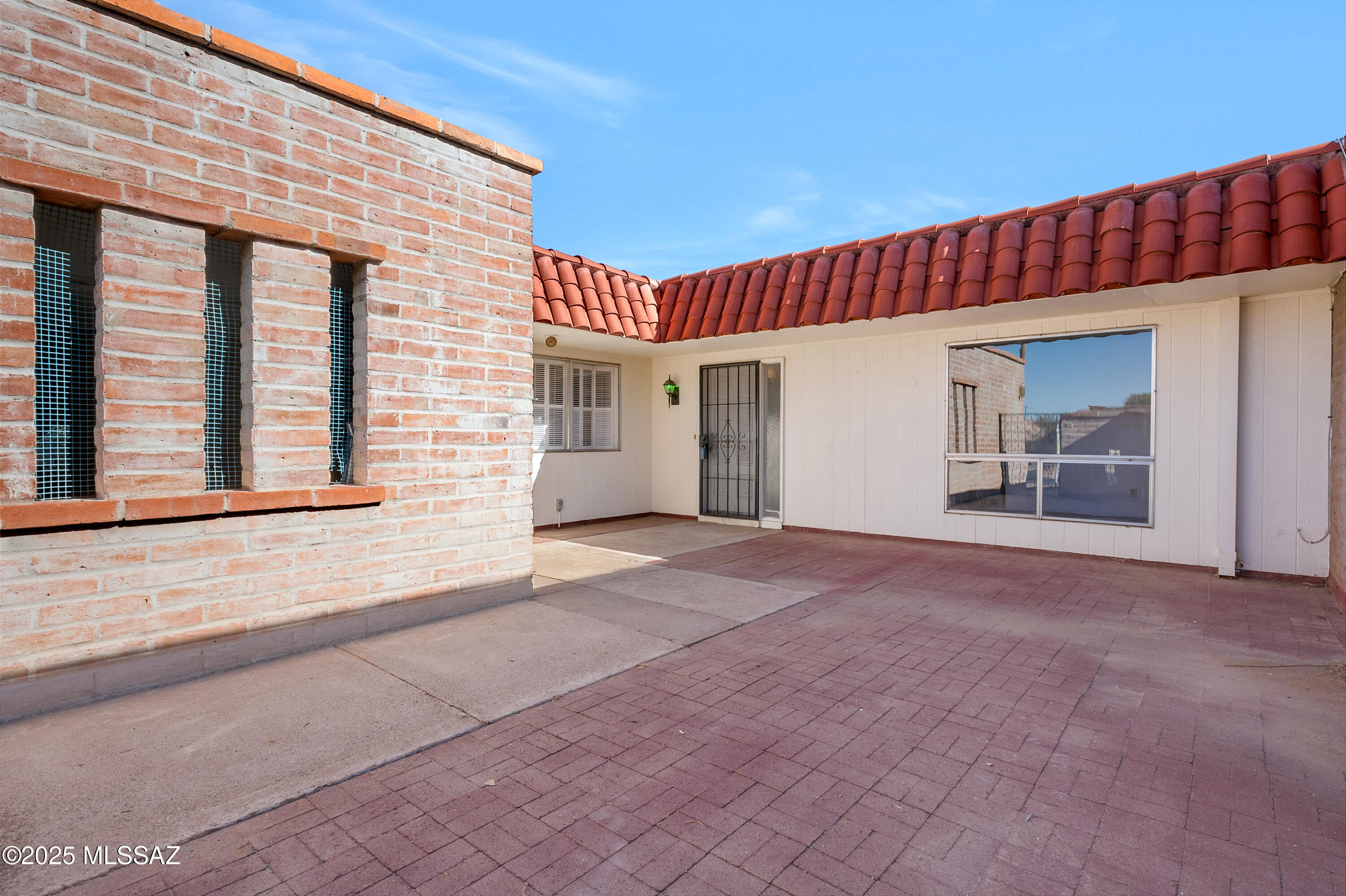 4206 N Limberlost Place