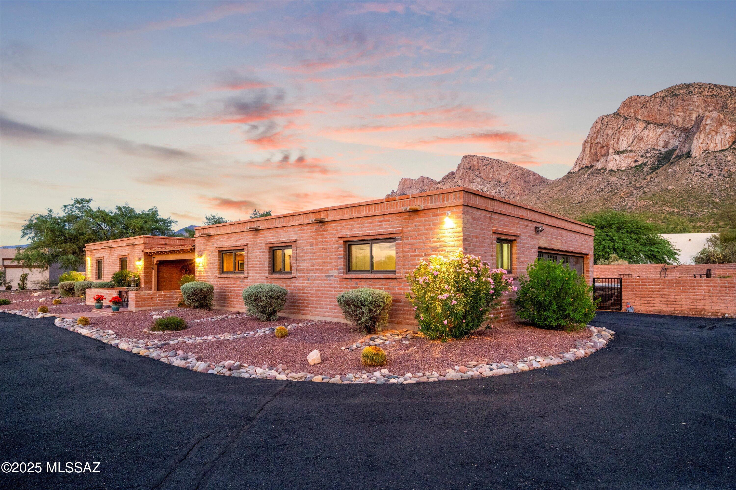 9740 N Cliff View Place