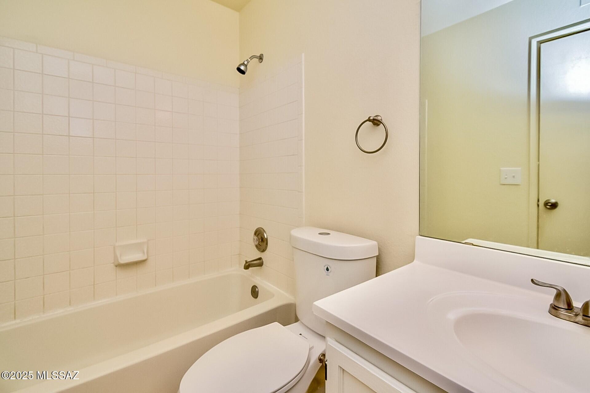 Salida Del Sol V (1-109) - Residential Lease