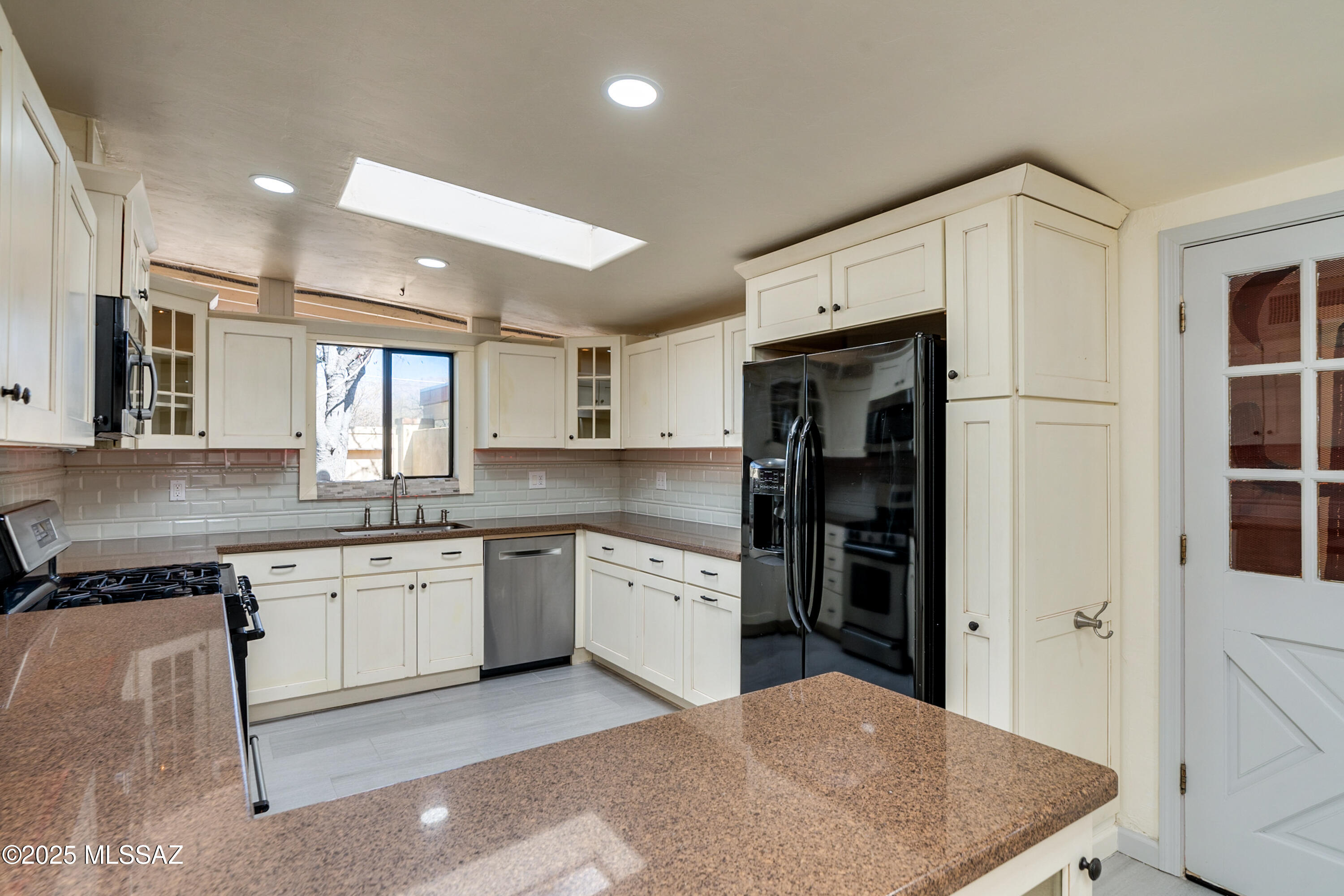 2526 E Allen Road