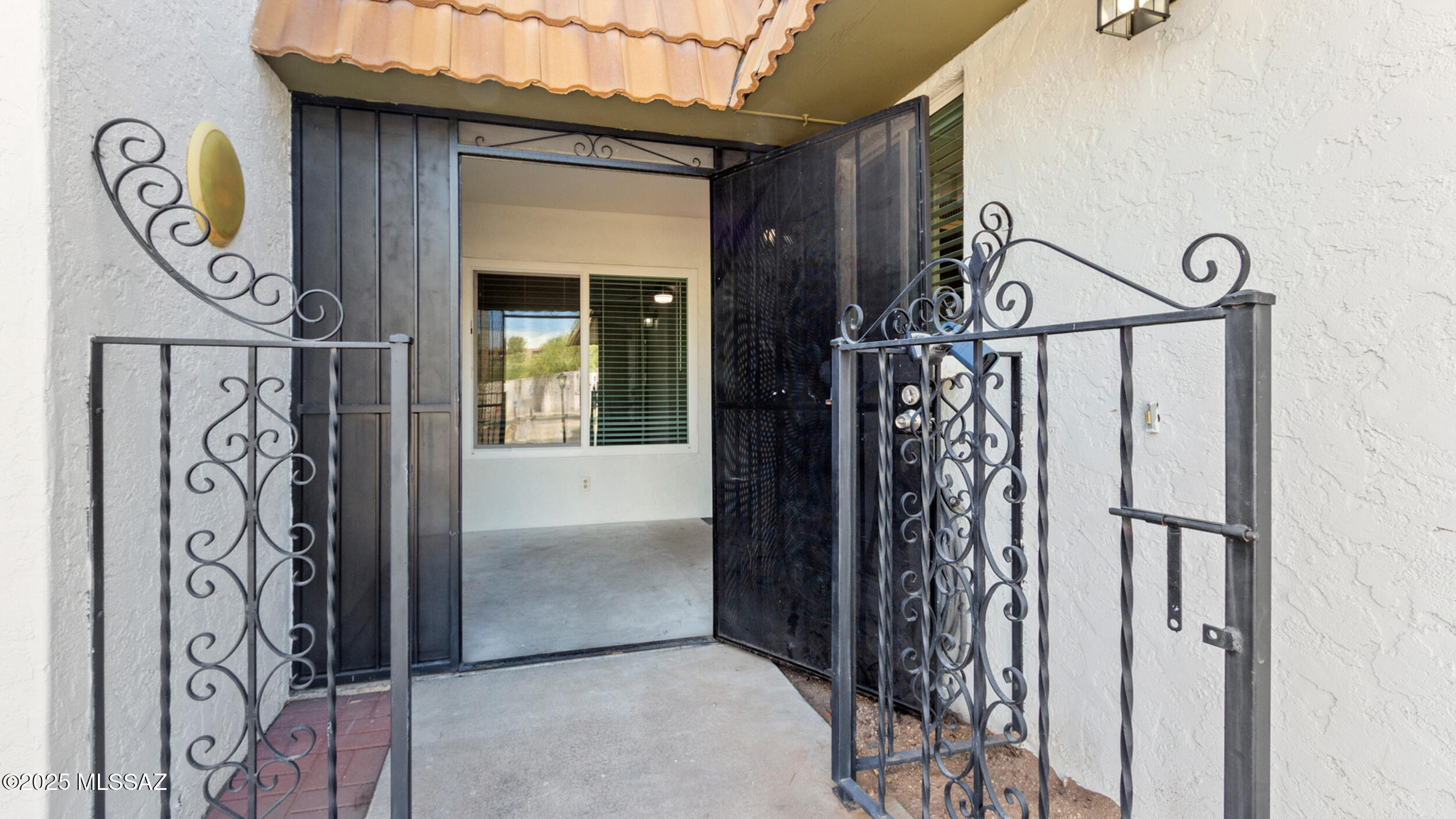 660 E River Road APT Z