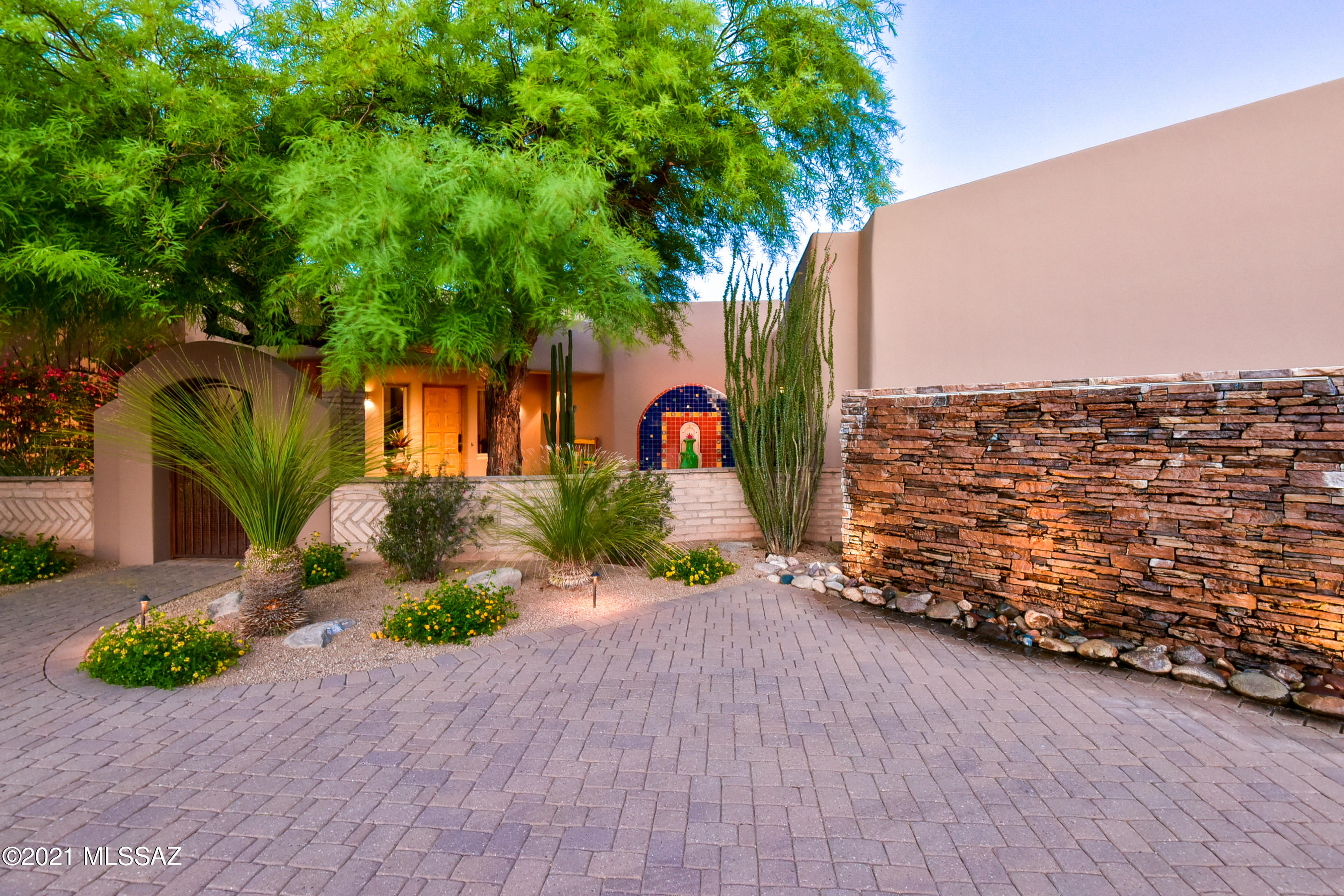 Honey Bee Ridge(The Estates At) - Residential
