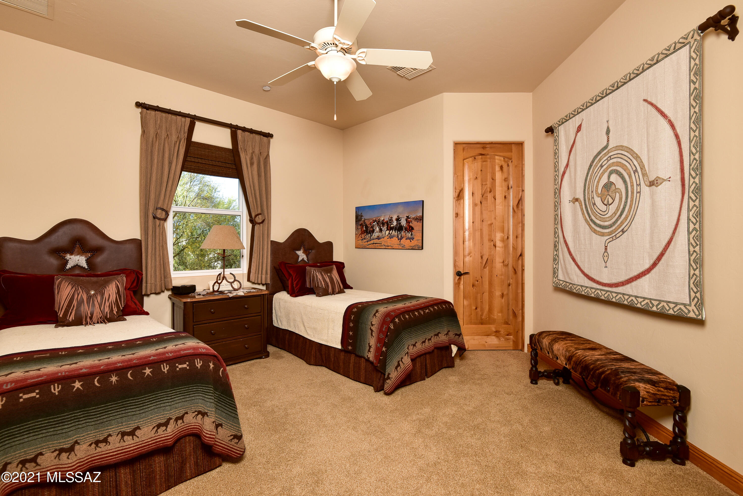 Honey Bee Ridge(The Estates At) - Residential
