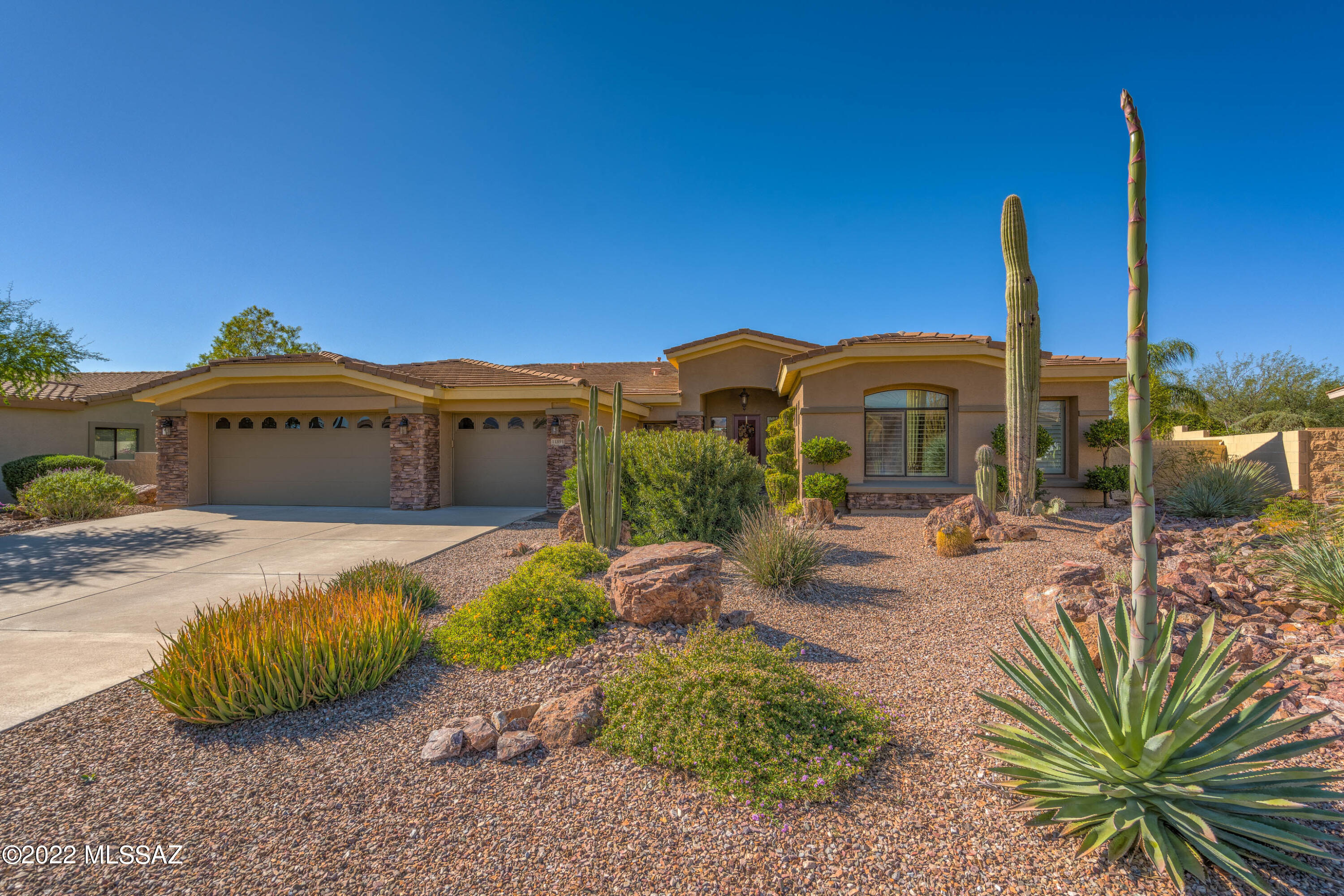 Mira Vista (1-60) - Residential