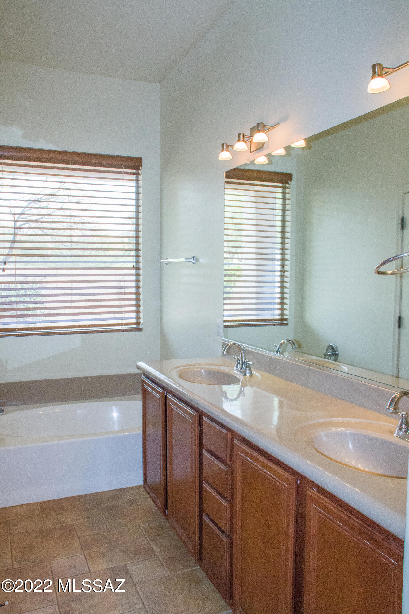 Somerset Canyon Neighborhood 10, Par. X,Y - Residential Lease