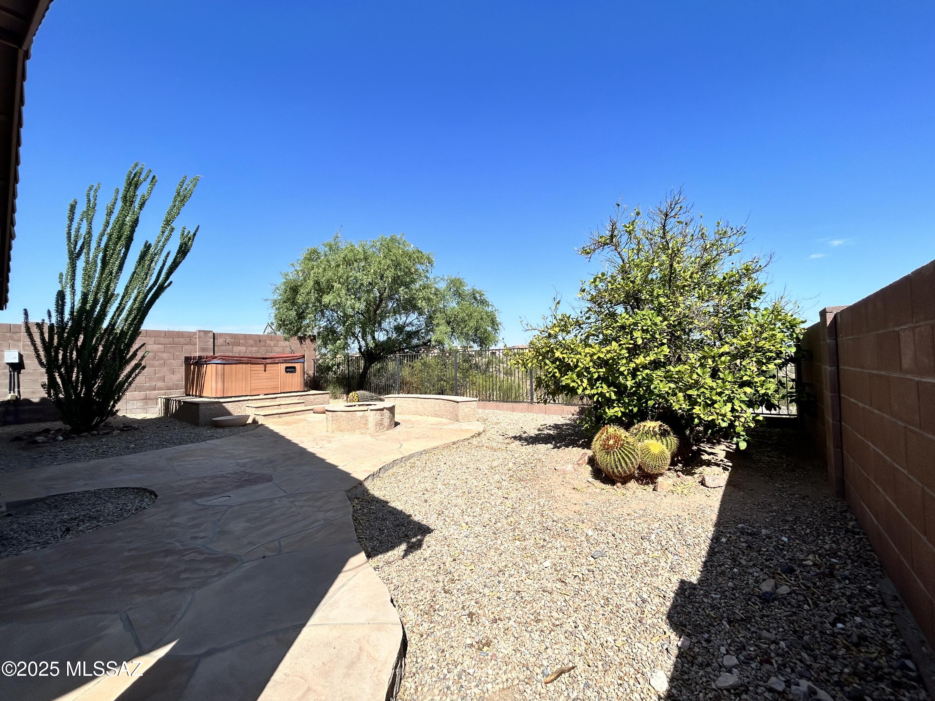 Rancho Del Lago (1-100) - Residential Lease
