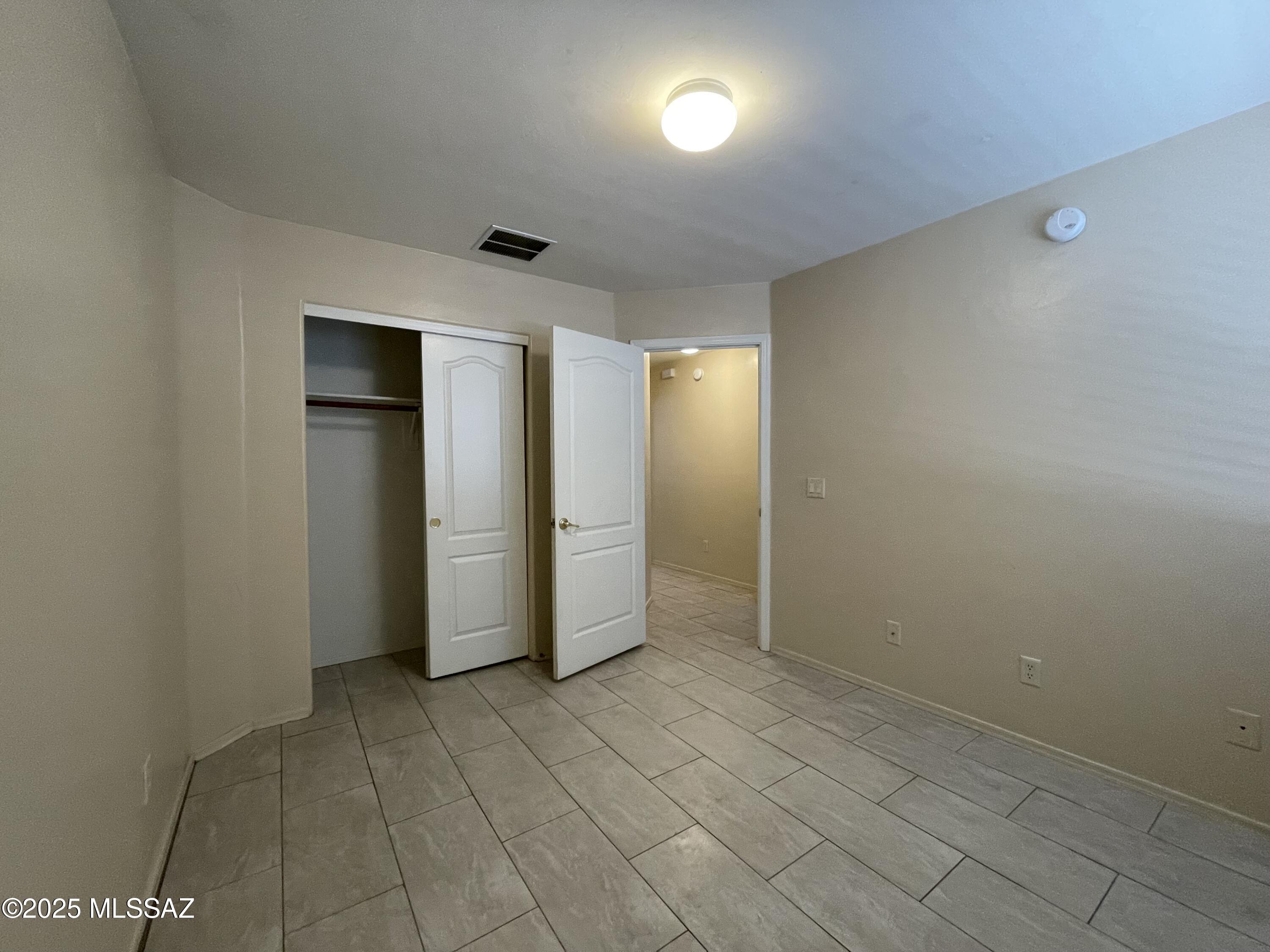 Rancho Del Lago (1-100) - Residential Lease