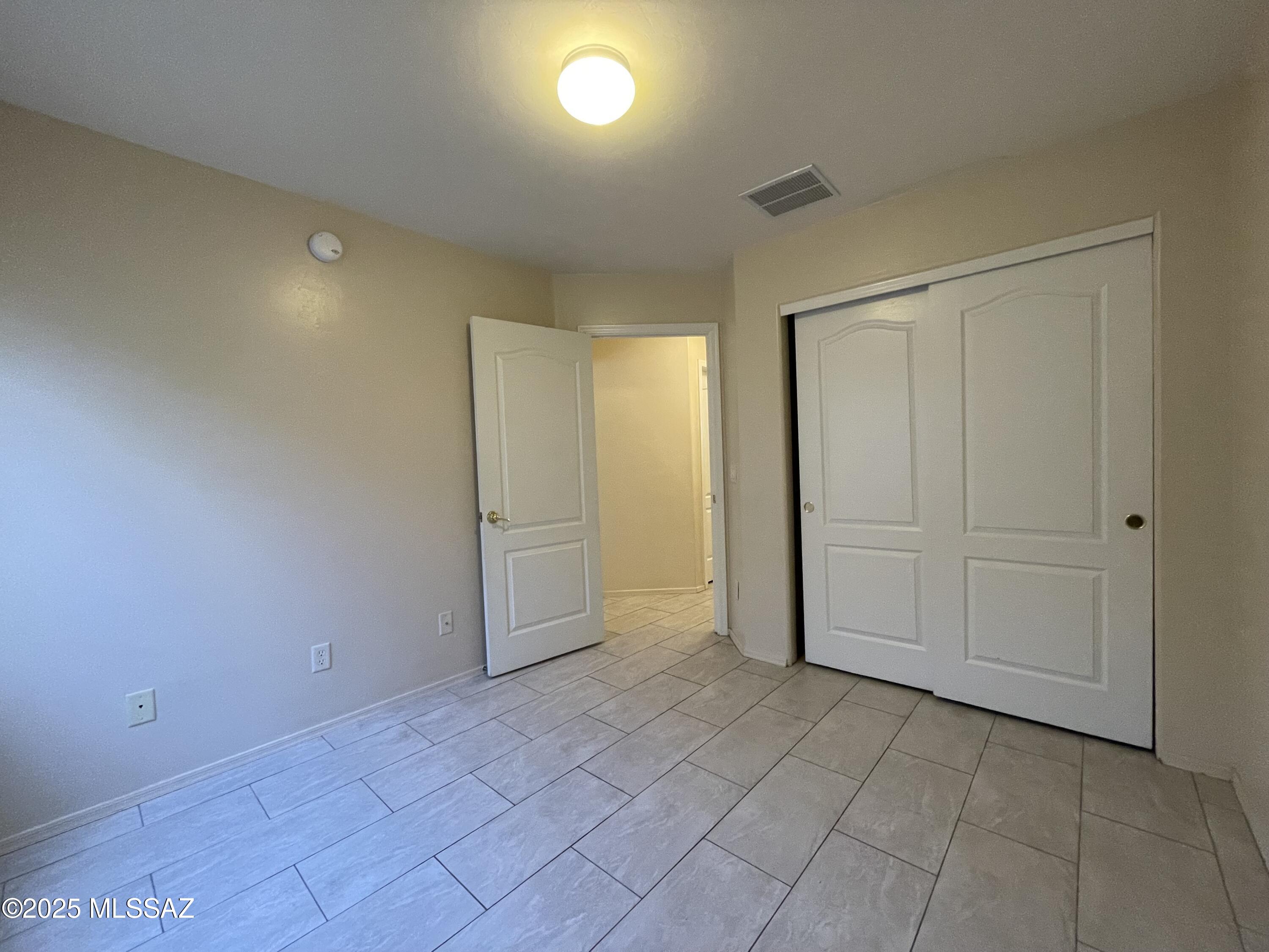 Rancho Del Lago (1-100) - Residential Lease