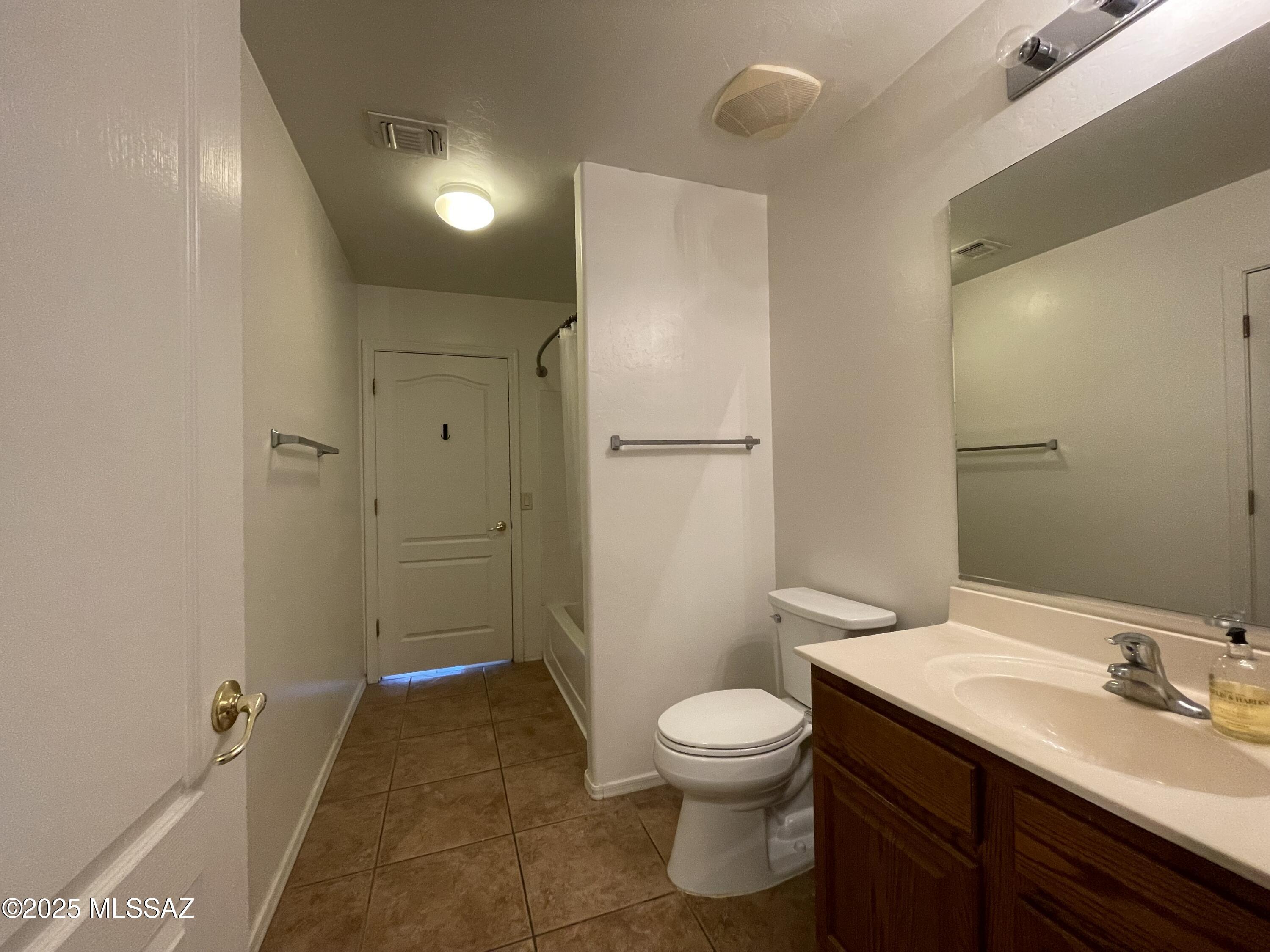 Rancho Del Lago (1-100) - Residential Lease
