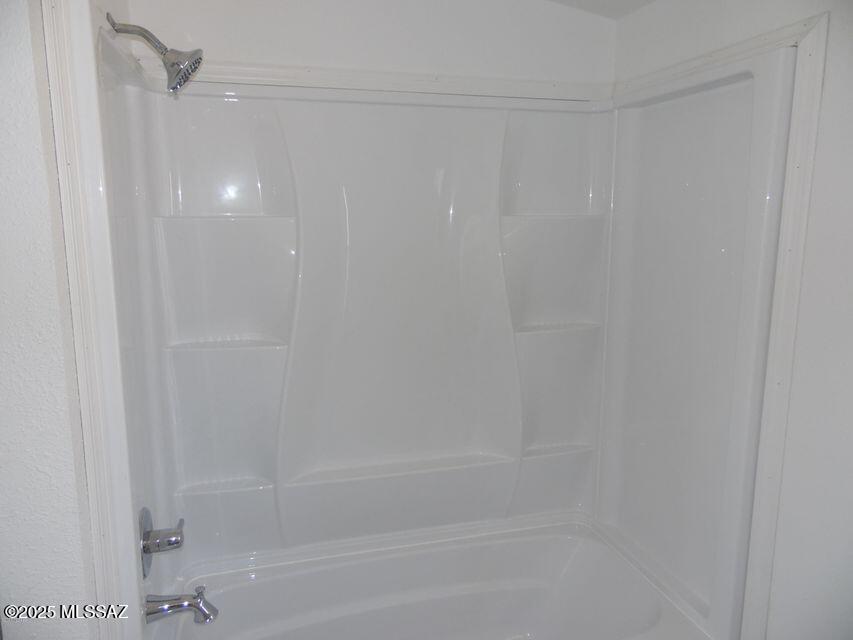 Tucson, Arizona 85743, United States, 5 Bedrooms Bedrooms, ,2 BathroomsBathrooms,Residential,Pending,184634