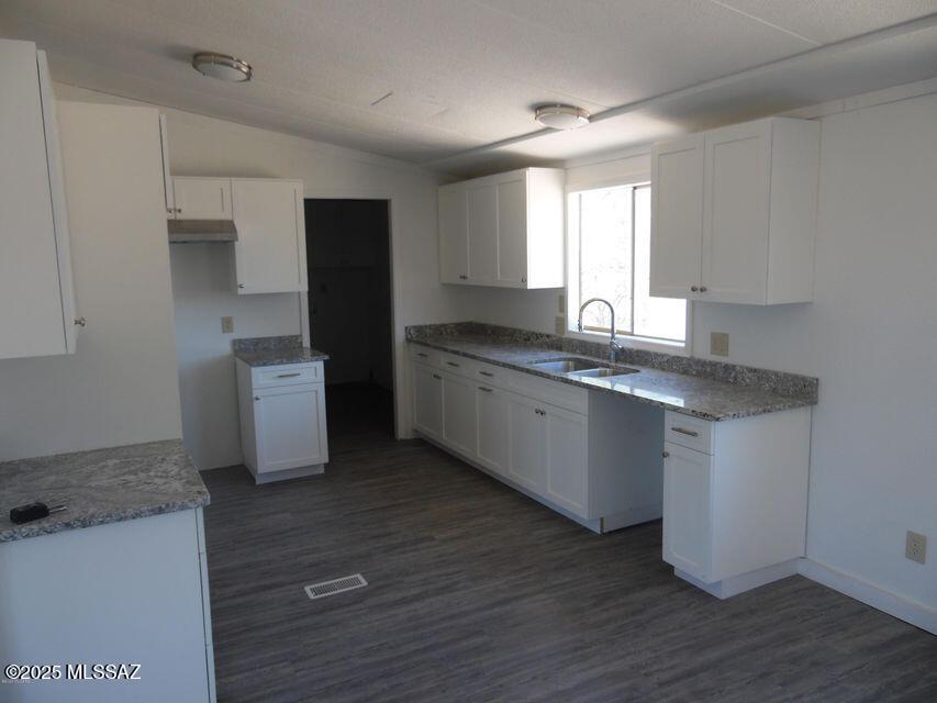 Tucson, Arizona 85743, United States, 5 Bedrooms Bedrooms, ,2 BathroomsBathrooms,Residential,Pending,184634