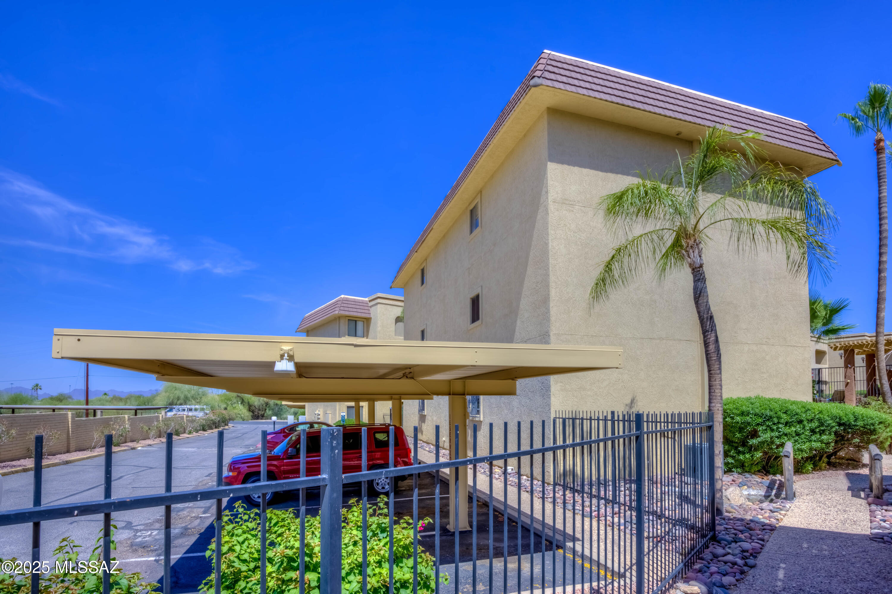 5500 N Valley View Road 107