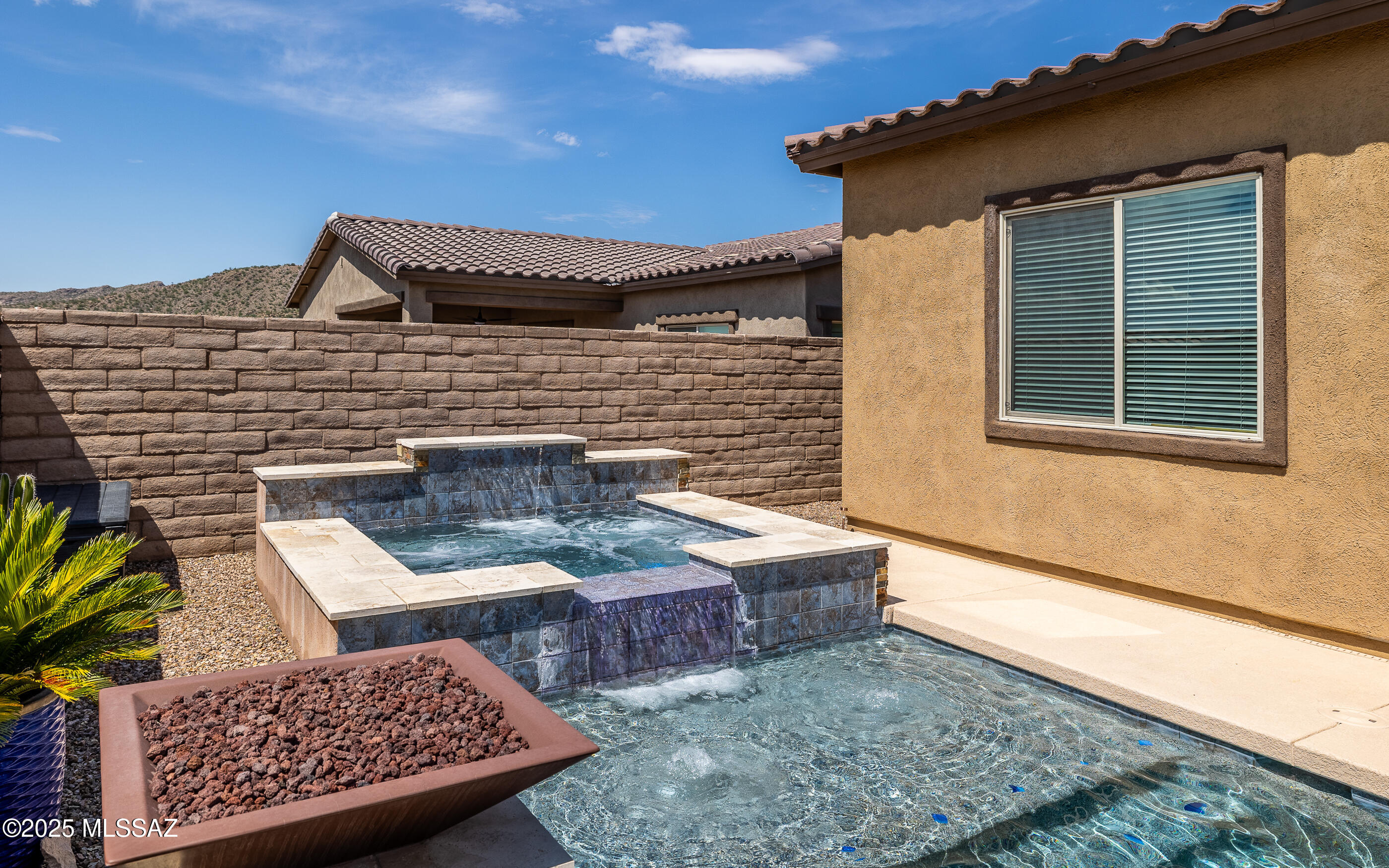 Boulder Bridge Pass At Dove Mountain SQ20132910078 - Residential