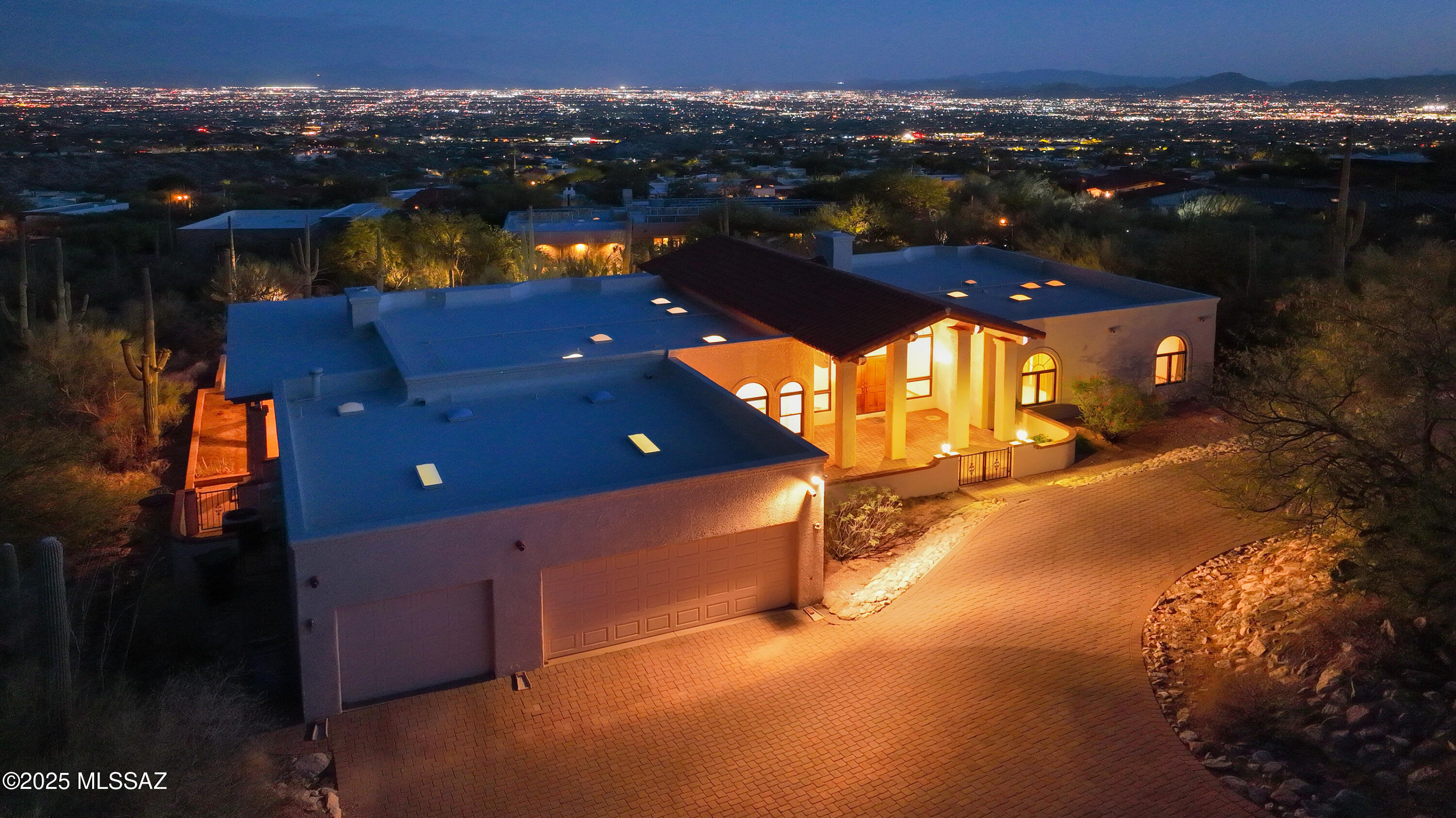 7400 N Cobblestone Road