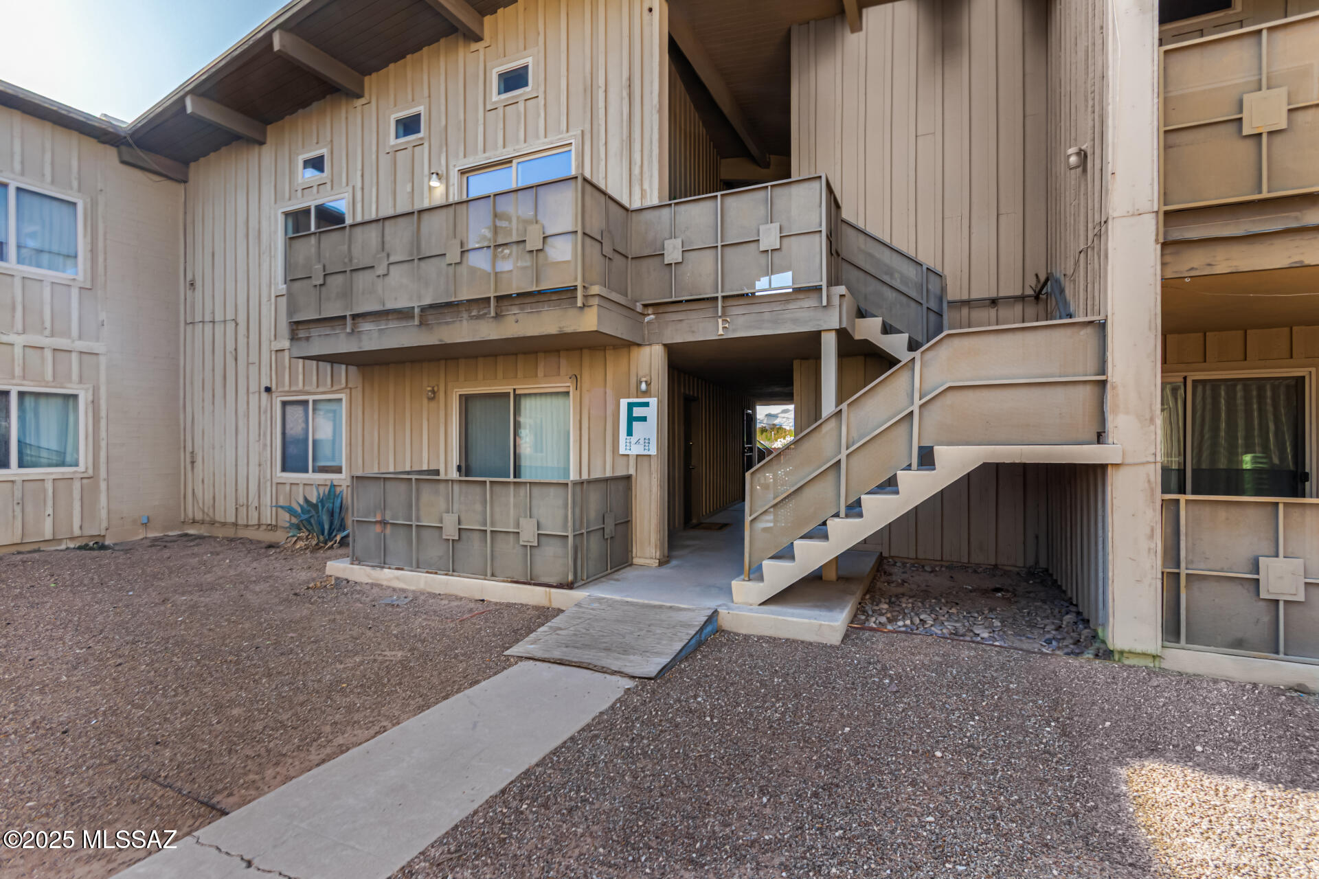 2525 N Alvernon Way UNIT F8
