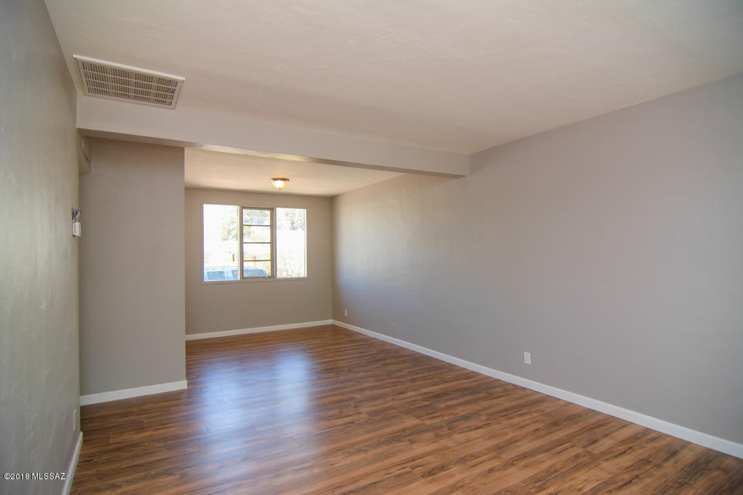 Country Club Manor Condos (1-51) - Residential