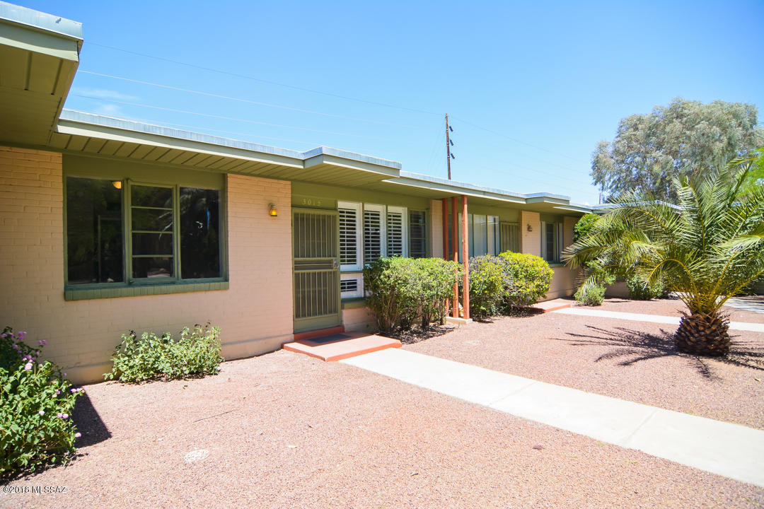 Country Club Manor Condos (1-51) - Residential