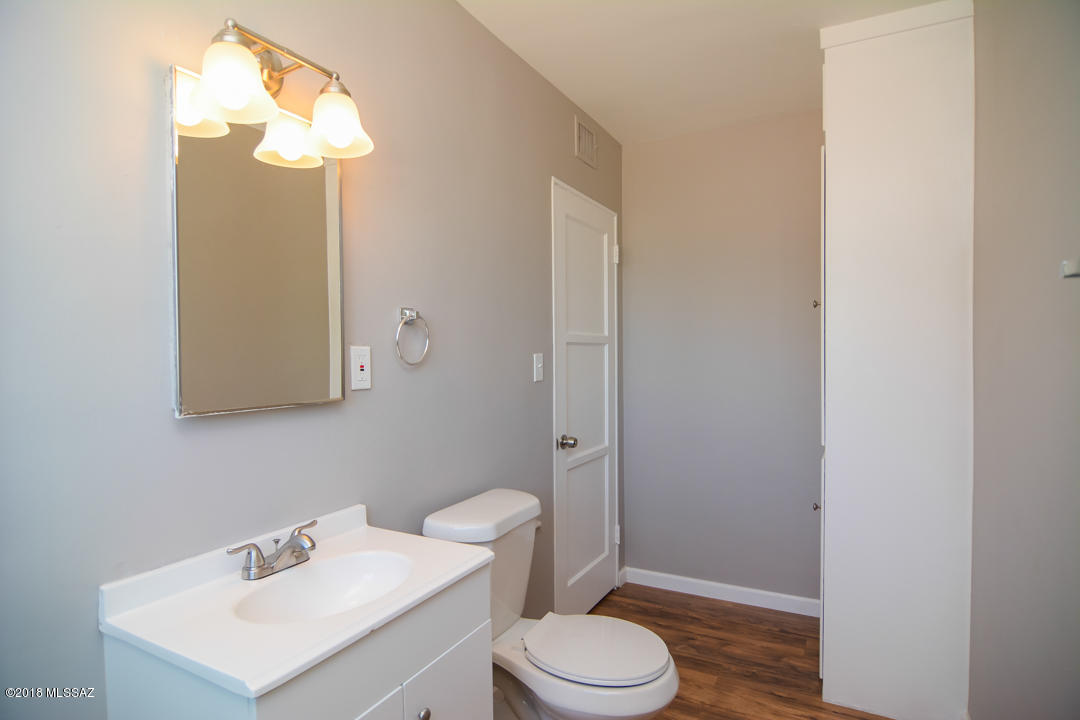 Country Club Manor Condos (1-51) - Residential
