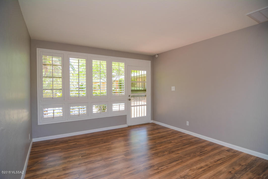 Country Club Manor Condos (1-51) - Residential
